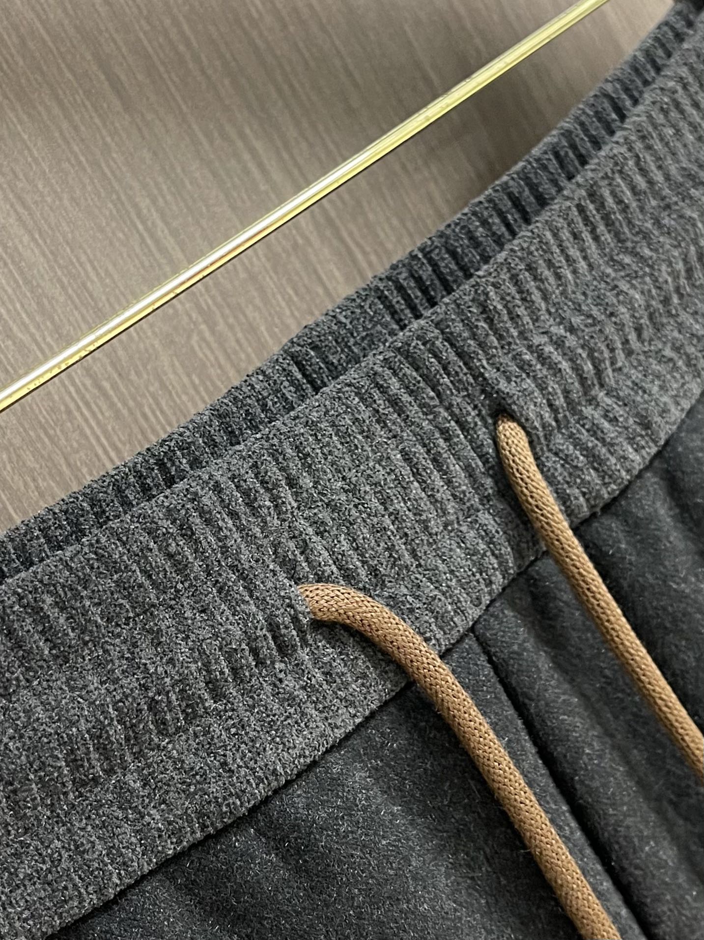 loroPiana lP🆕 早春新款卫裤休闲裤，定制混纺面料软糯舒集高级感温暖度于一体，裤型舒适包容性极