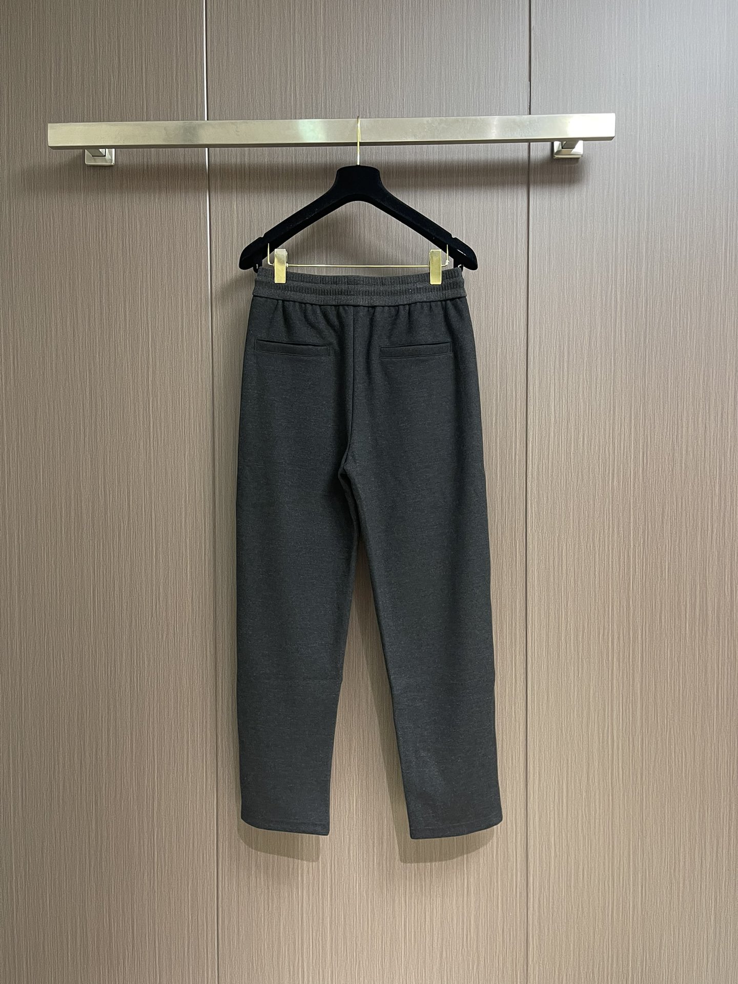 loroPiana lP🆕 早春新款卫裤休闲裤，定制混纺面料软糯舒集高级感温暖度于一体，裤型舒适包容性极
