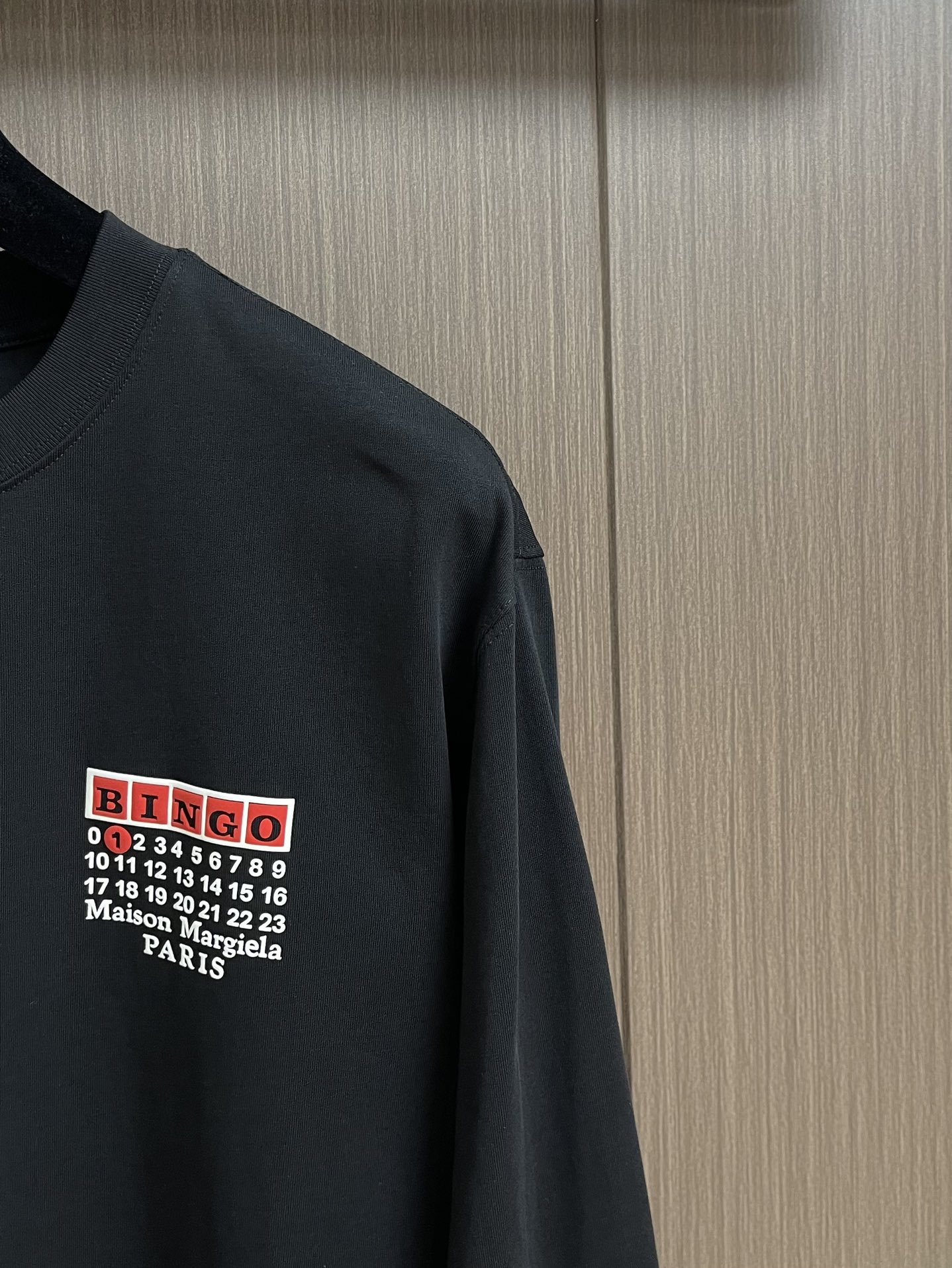 Martin Margiela MM6 马吉拉长袖T恤，精选270g双纱紧密纺平纹面料，质感与舒适度的完