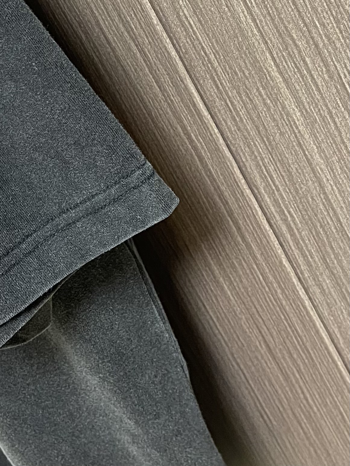 balenciaga 2025SS早秋新款锁扣印花洗水做旧短袖T恤，克重260克全棉，环保进口胶浆印花，