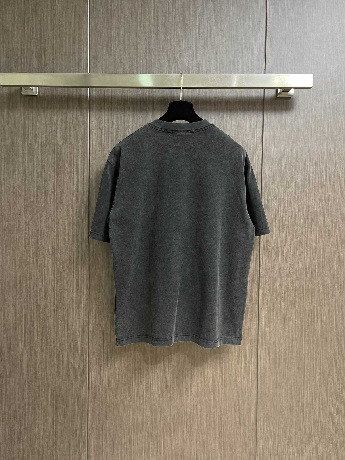 balenciaga 2025SS早秋新款锁扣印花洗水做旧短袖T恤，克重260克全棉，环保进口胶浆印花，