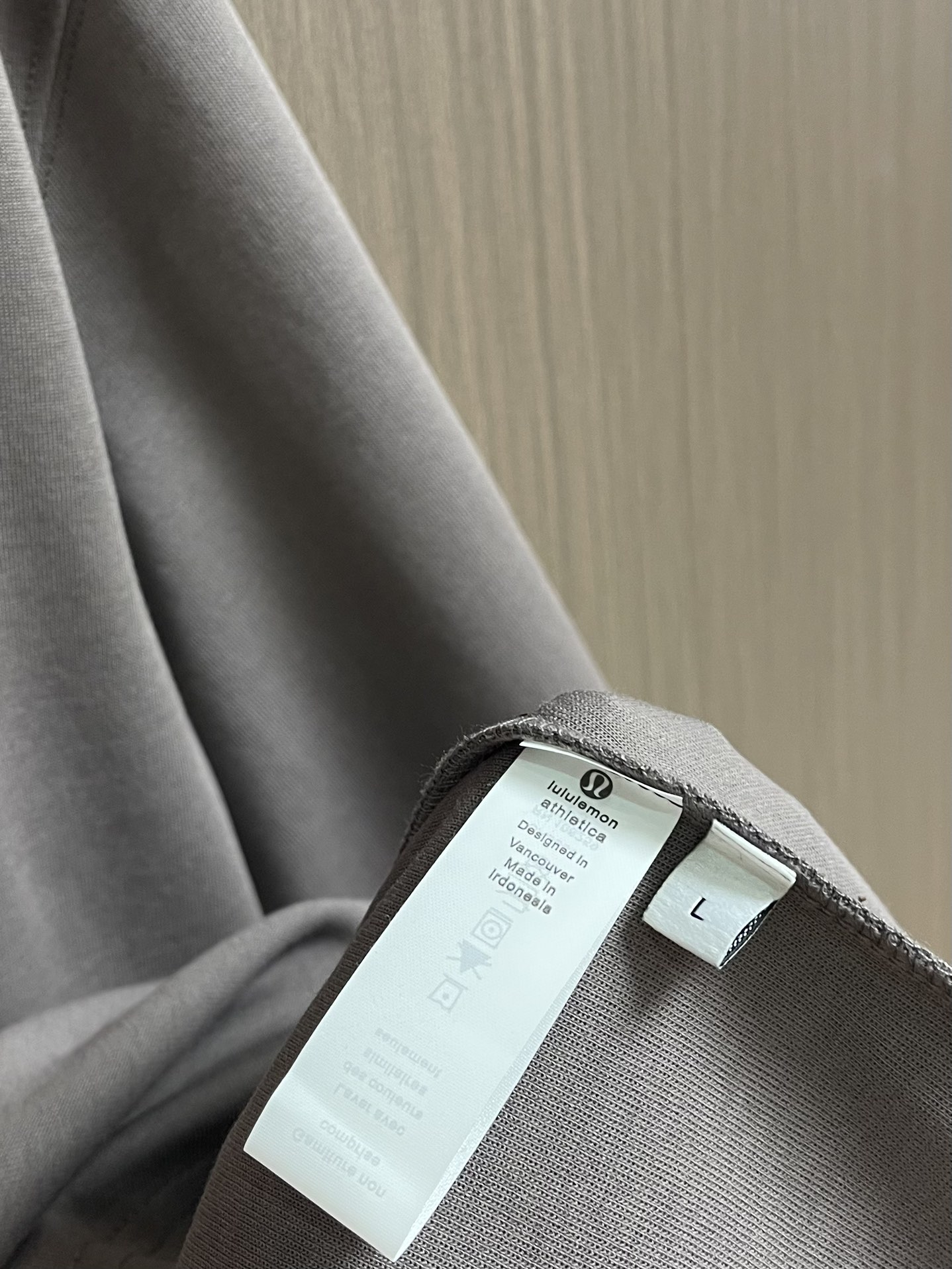 lululemon 新款印花圆领t恤！320克高克重32双纱纯棉面料，版型阔版，图案都做了印花图案设计感