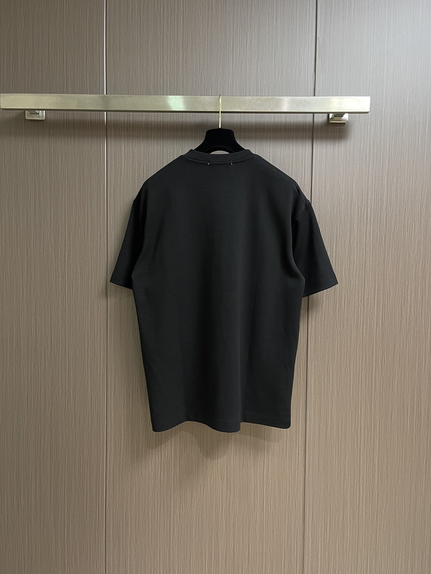 lululemon 新款印花圆领t恤！320克高克重32双纱纯棉面料，版型阔版，图案都做了印花图案设计感