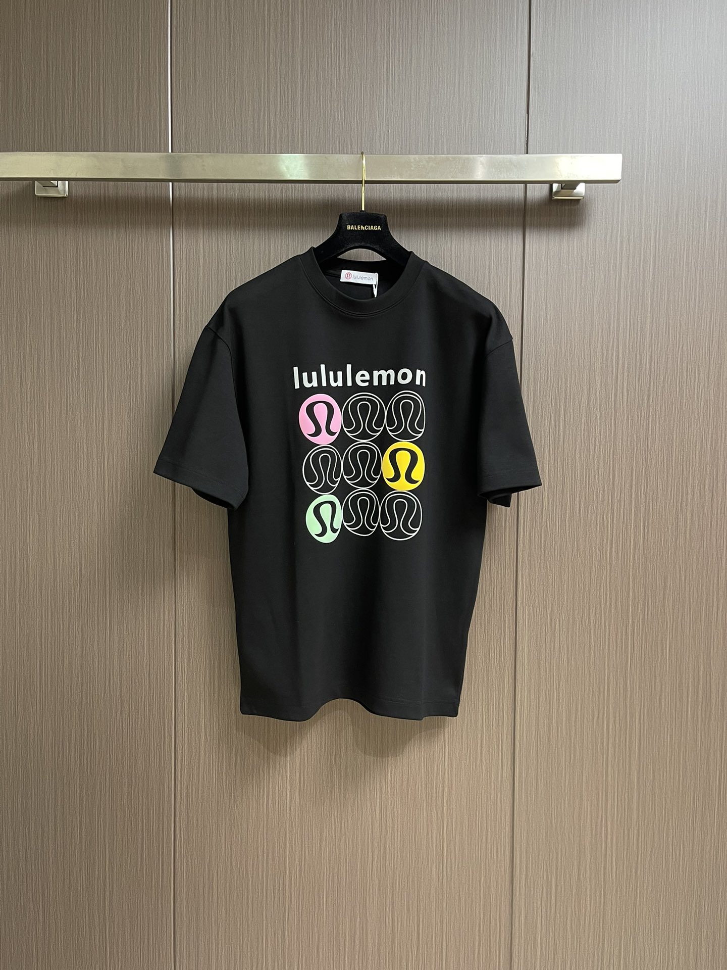 NO:522712,lululemon new printed round neck T-shirt!  320g high gram weight 32 double yarn pure cotton fabric, wide version, and print pattern with full design, the same style as men and women, versatile and easy to wear. Size M-XXL, tees, t-shirt, alexander wang19860909lululemon 新款印花圆领t恤！320克高克重32双纱纯棉面料,版型阔版,图案都做了印花图案设计感十足,男女同款 百搭又好穿.尺码M-XXL,,tees，t-shirt,alexander wang,Men's clothing