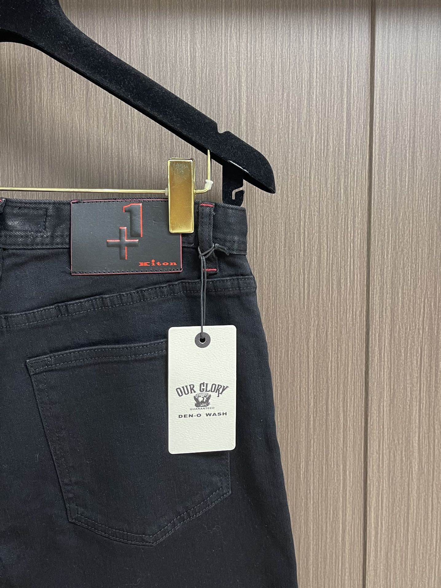 Kiton 2025SS秋季新款男士直筒牛仔裤，棉质牛仔面料打造质地柔软又不失筋骨，手感干爽有韧性 经典