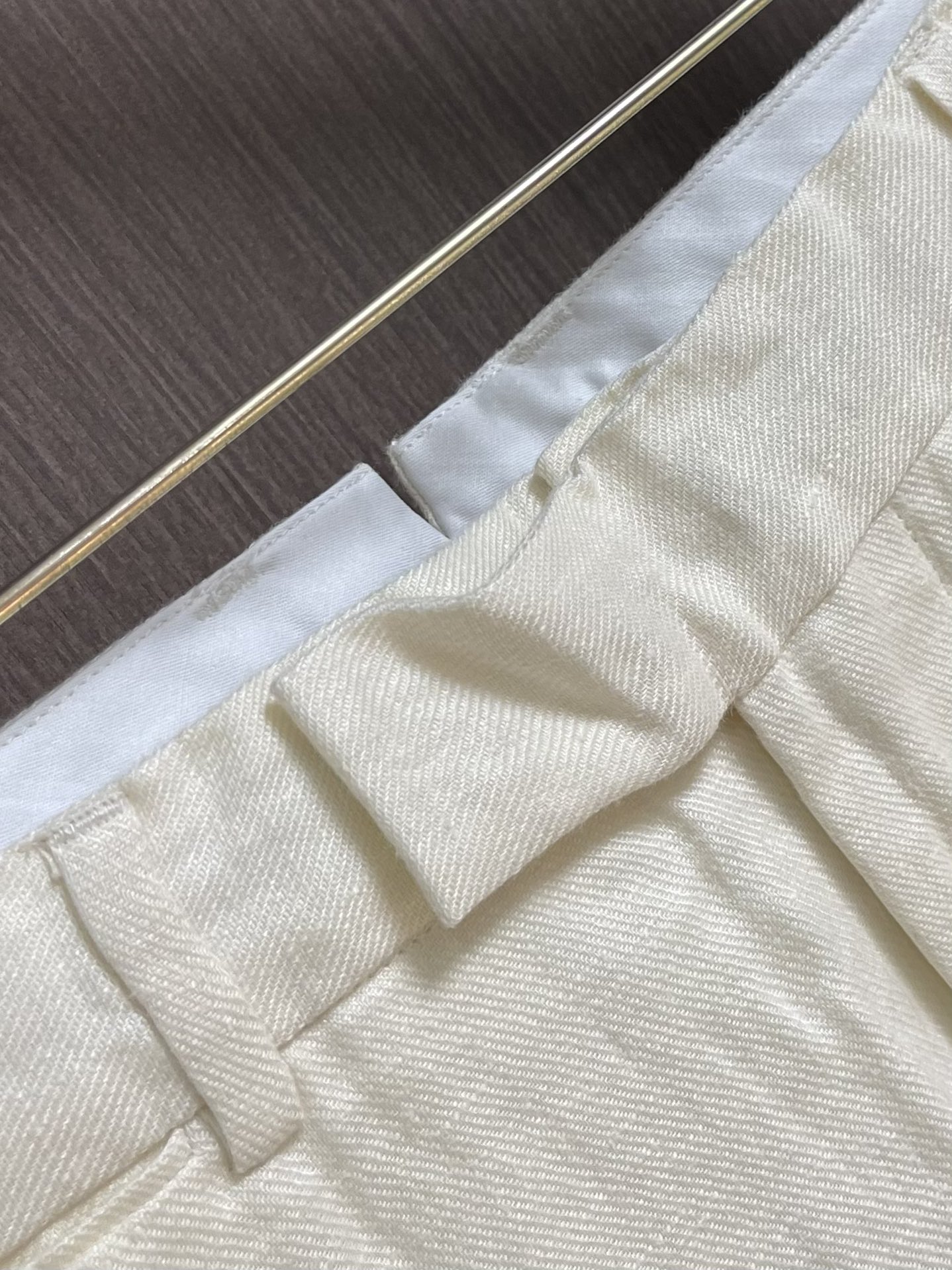 lP🆕 LORO PIANA 诺悠翩雅亚麻休闲长裤，亚麻纤维自带天然结节纹理，贴肤穿像裹着一层会呼吸的云