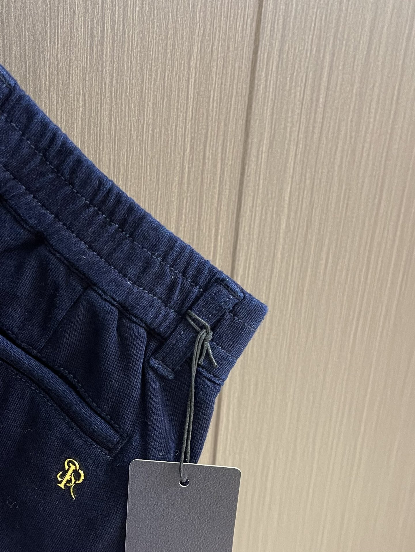 SR家族（史蒂芬）Stefano Ricci 牛仔裤，排除万难到手开发，首先我们来说说这款的用料，全新欧