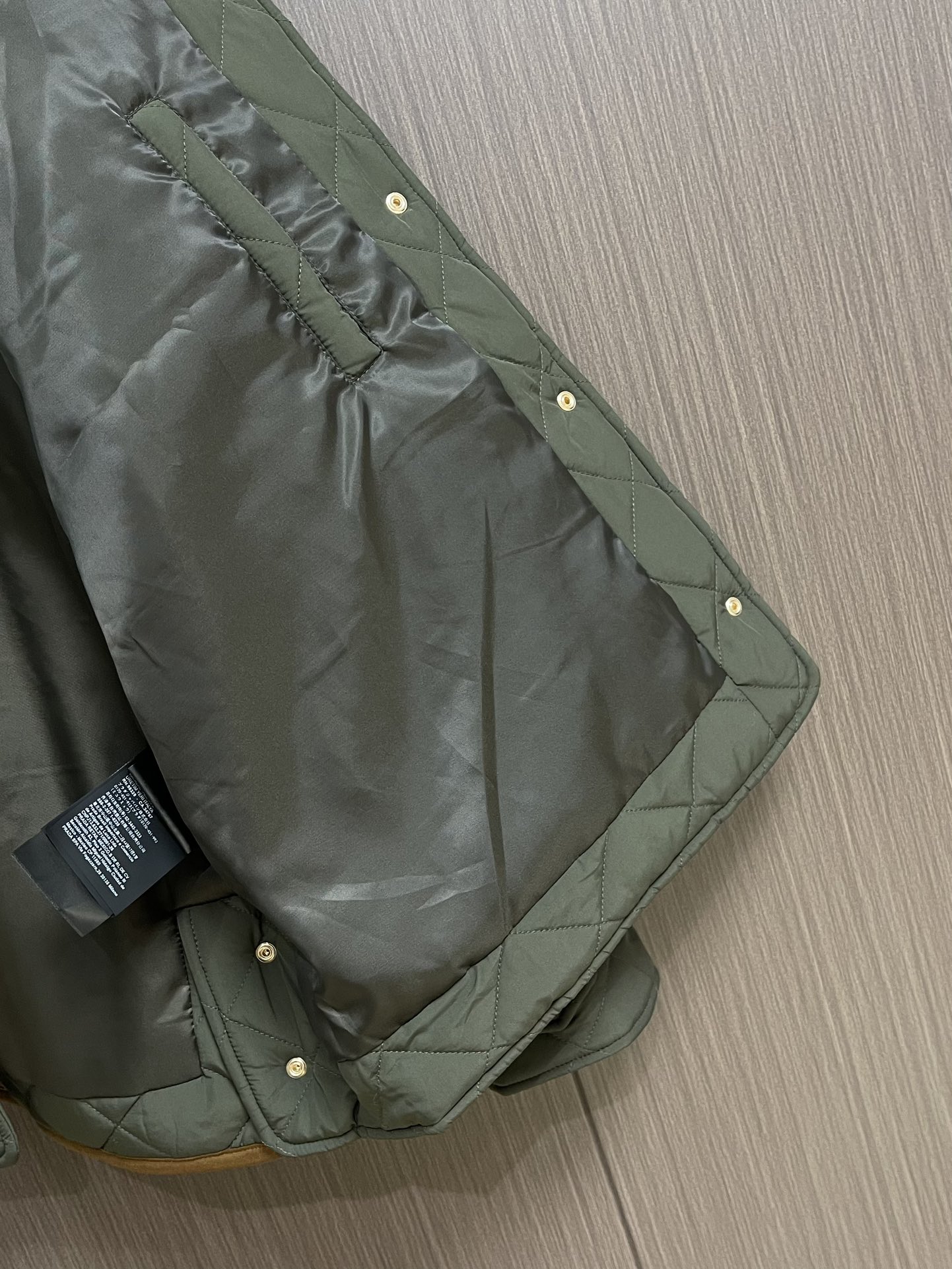 MIUMIU 2025SS新品菱格翻领棉服，定制YB进口防风防水尼龙材质 其工艺还原 升级材质 提升秋冬