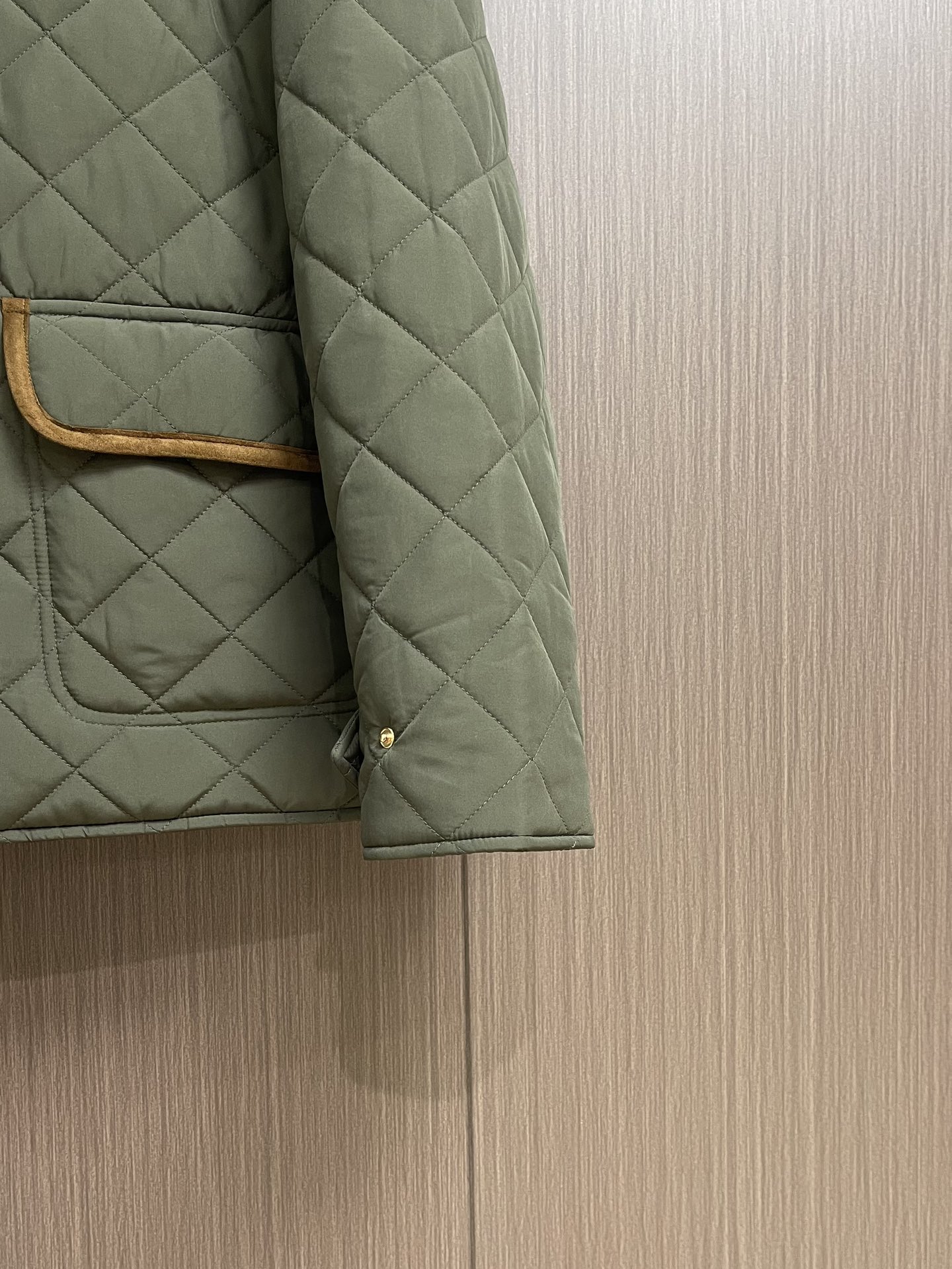MIUMIU 2025SS新品菱格翻领棉服，定制YB进口防风防水尼龙材质 其工艺还原 升级材质 提升秋冬