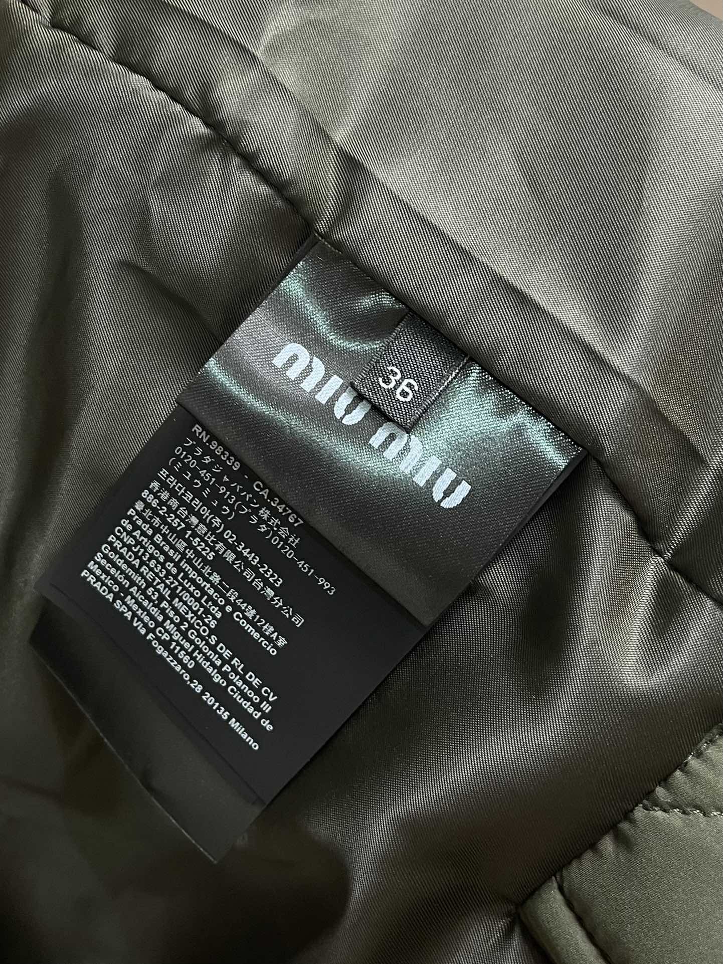 MIUMIU 2025SS新品菱格翻领棉服，定制YB进口防风防水尼龙材质 其工艺还原 升级材质 提升秋冬