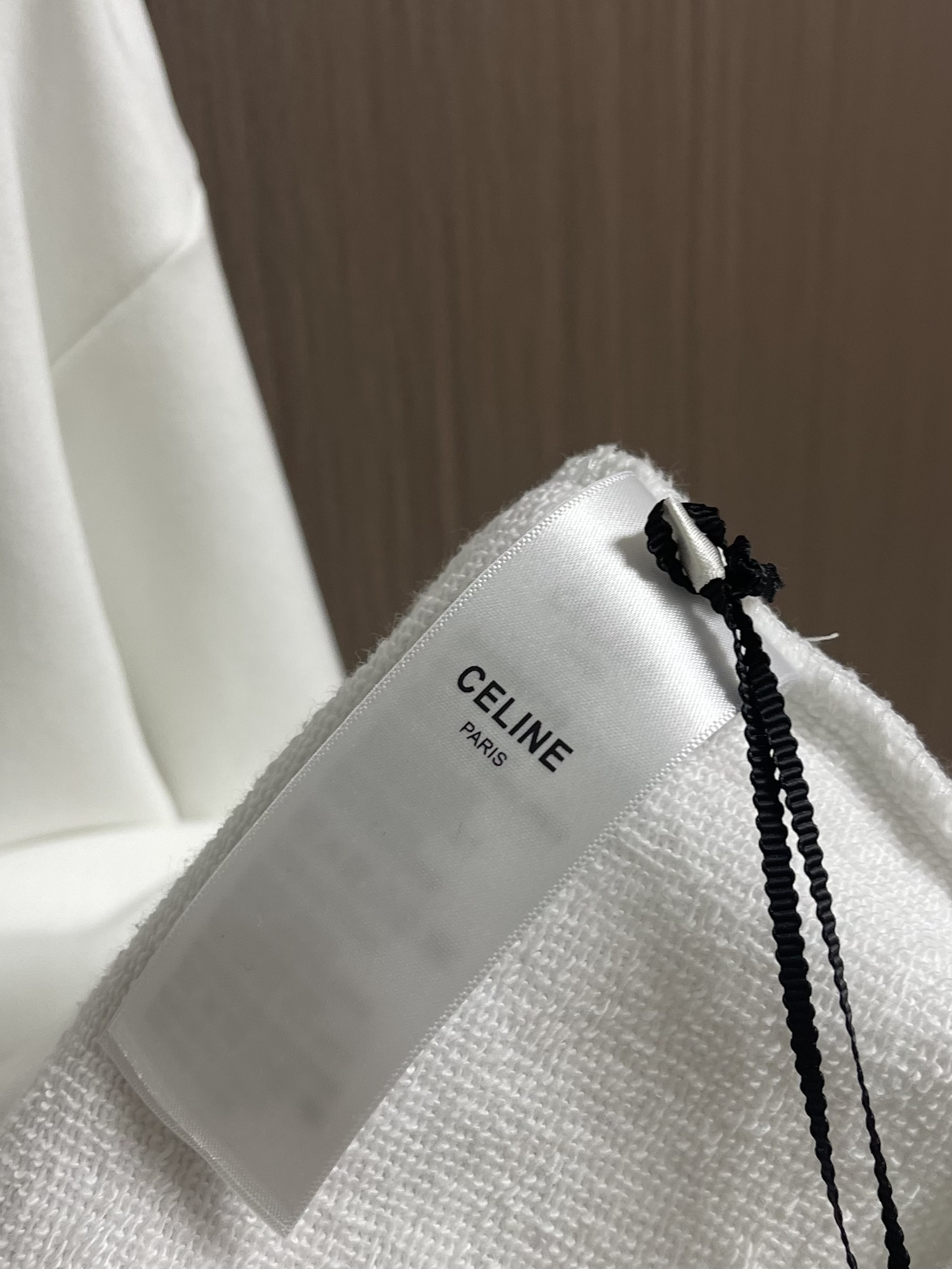 Celine 2025Fw新款印花字母连帽卫衣，采用定织定染高克重纯棉卫衣面料制成 面料手感厚实且有一定
