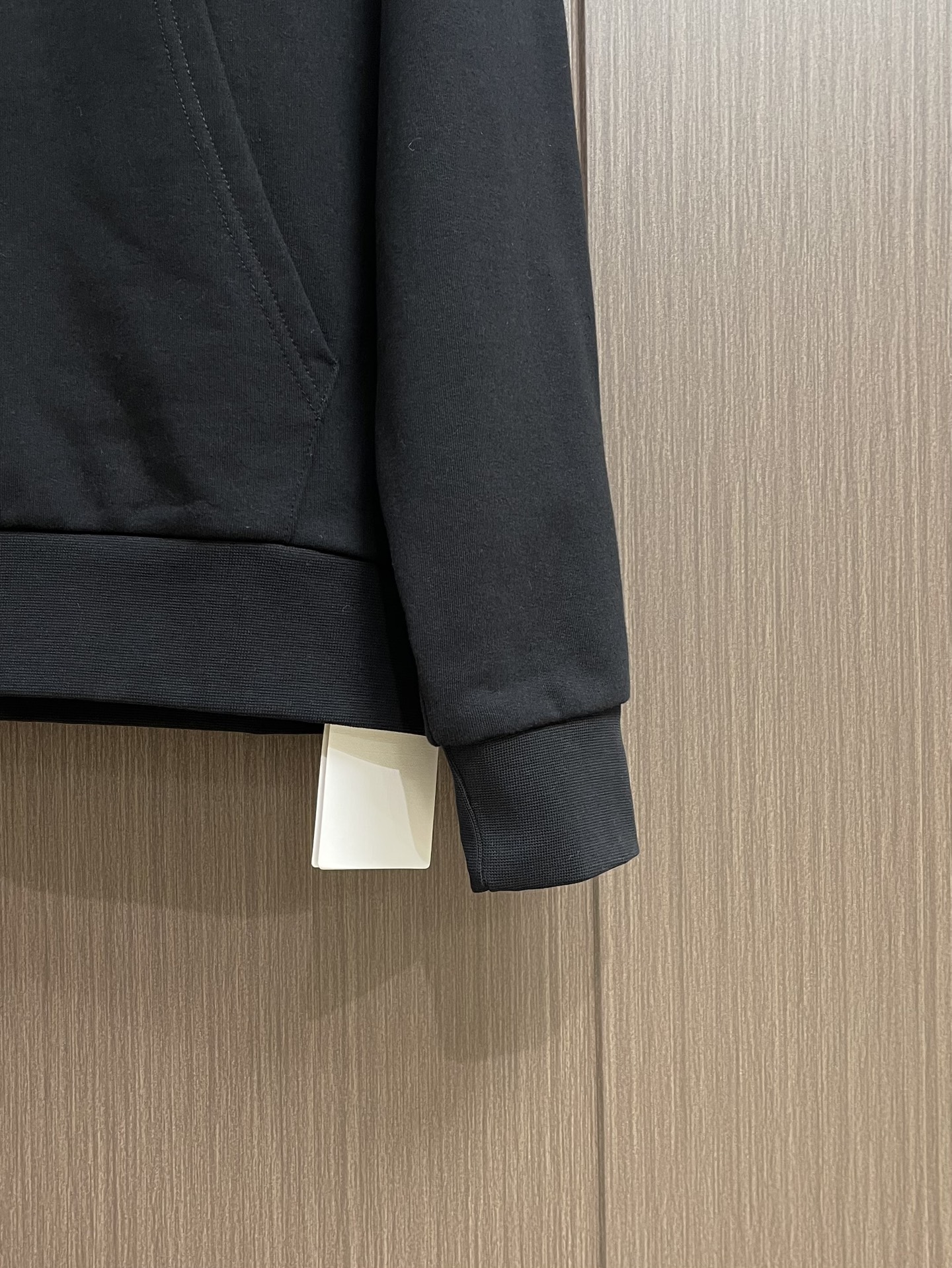 Celine 2025Fw新款印花字母连帽卫衣，采用定织定染高克重纯棉卫衣面料制成 面料手感厚实且有一定