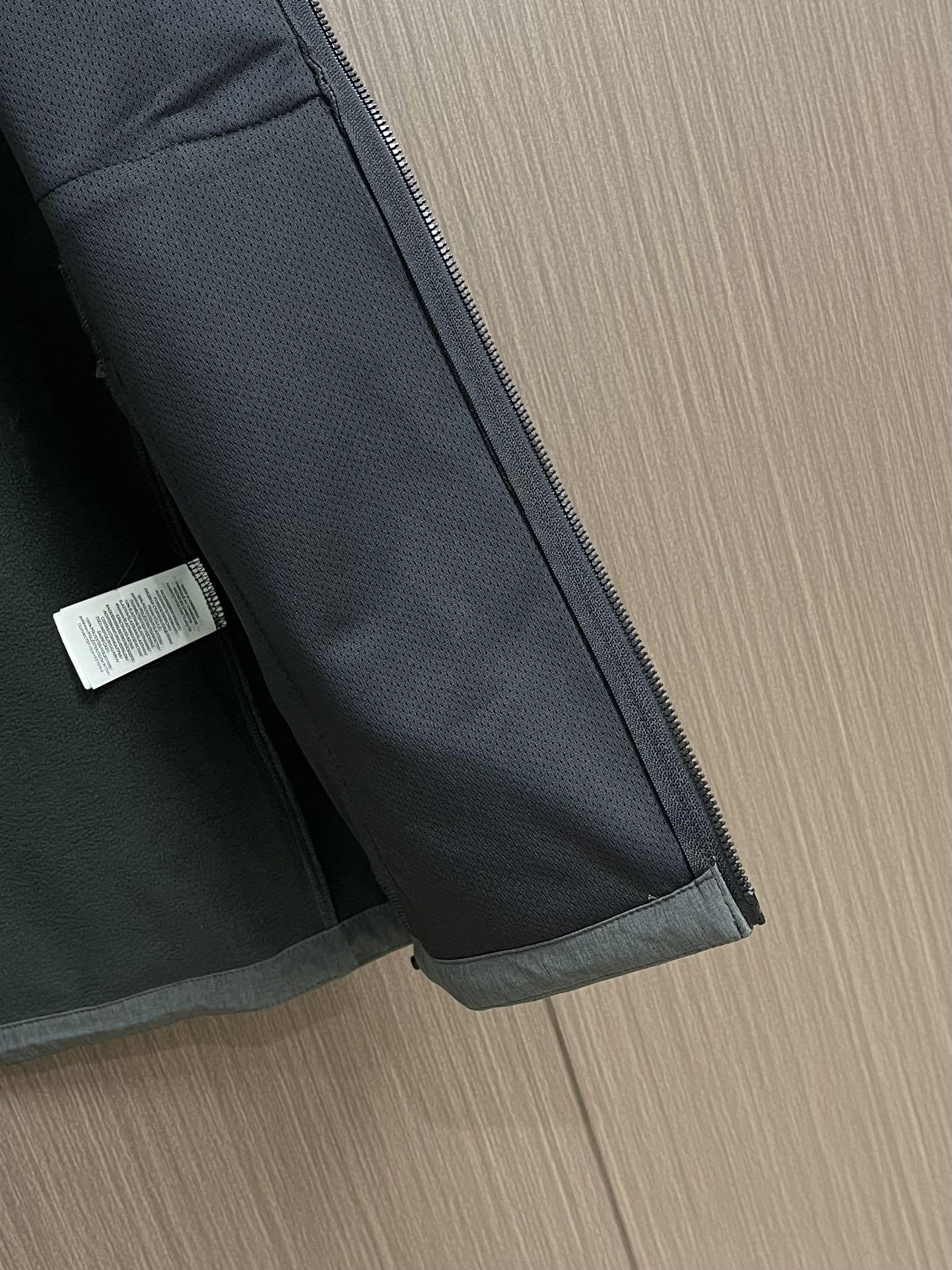 Rah Lauren拉夫 科技面料纯色Logo刺绣拉链立领马甲，科技面料立领马甲拉链开衫，内里采用抓绒棉