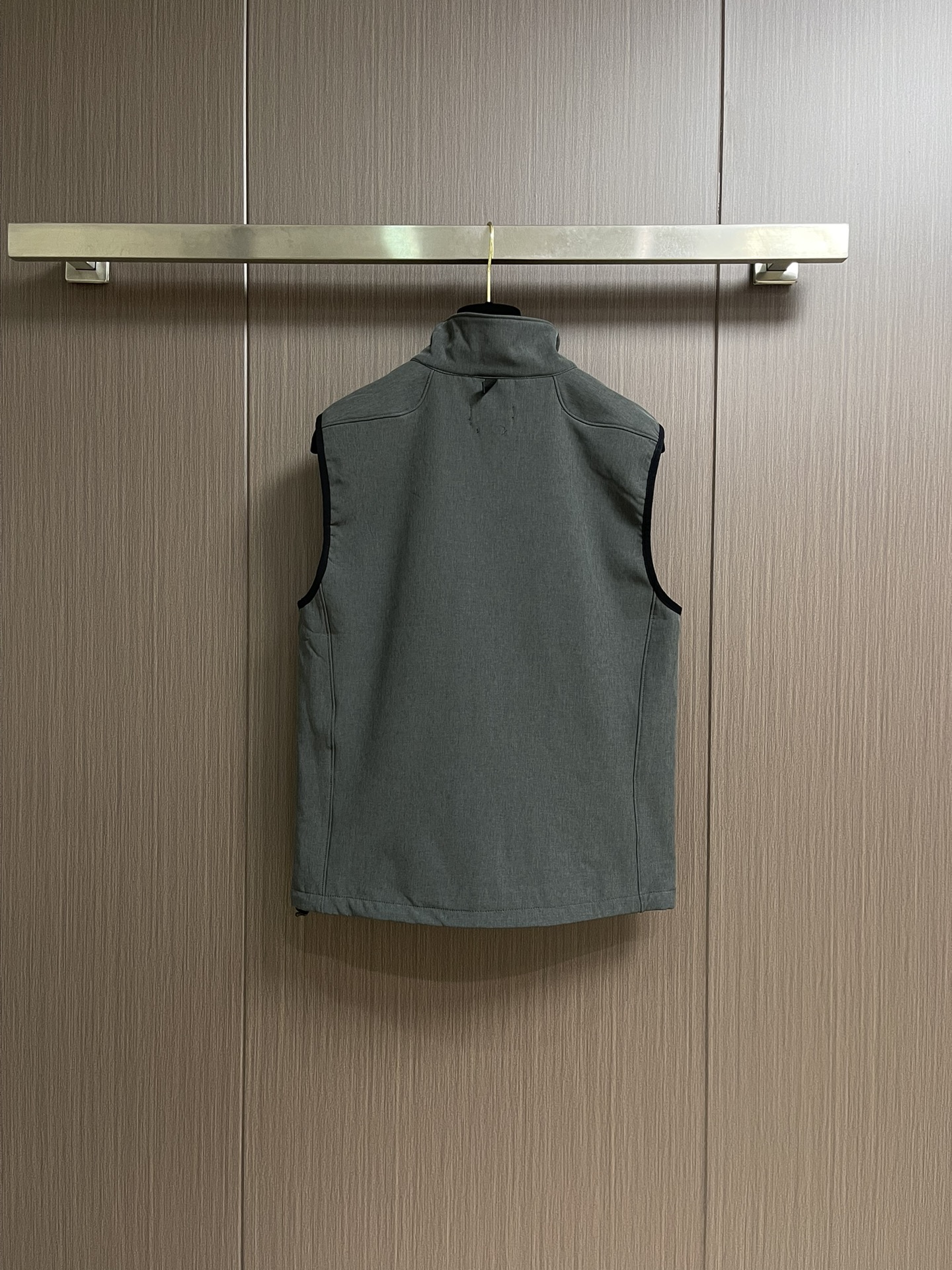 Rah Lauren拉夫 科技面料纯色Logo刺绣拉链立领马甲，科技面料立领马甲拉链开衫，内里采用抓绒棉