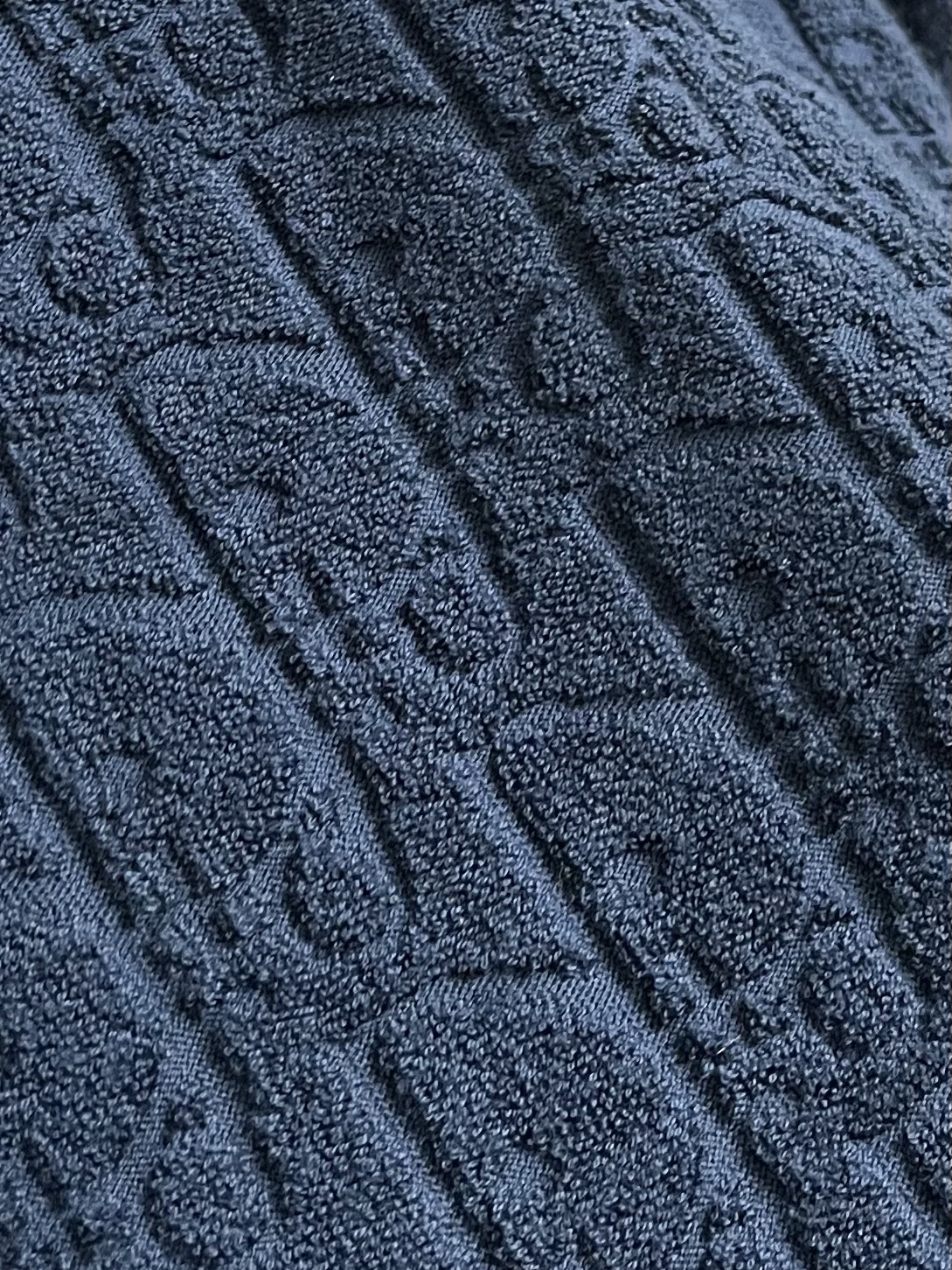 Dior 凹凸暗纹提花短袖T恤！定制300克全棉毛巾面料满印提花，质感舒适度都是拉满的，辨识度很高，上身