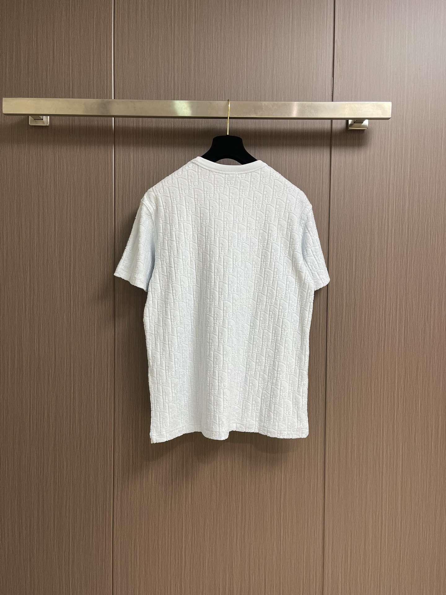 Dior 凹凸暗纹提花短袖T恤！定制300克全棉毛巾面料满印提花，质感舒适度都是拉满的，辨识度很高，上身