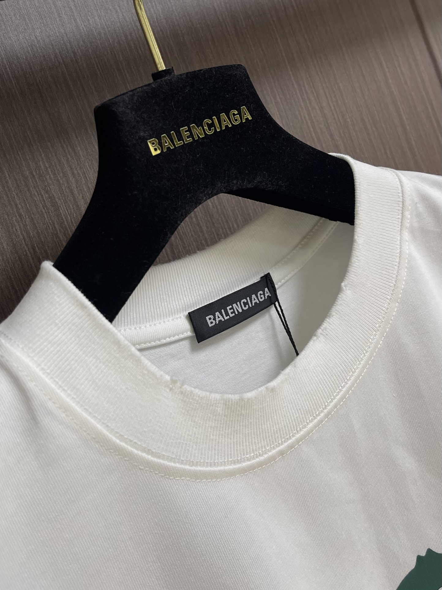 Balenciaga 联名Puma系列印花洗水短袖T恤，面料采用定织定染全棉双纱。克重260克，布面干净