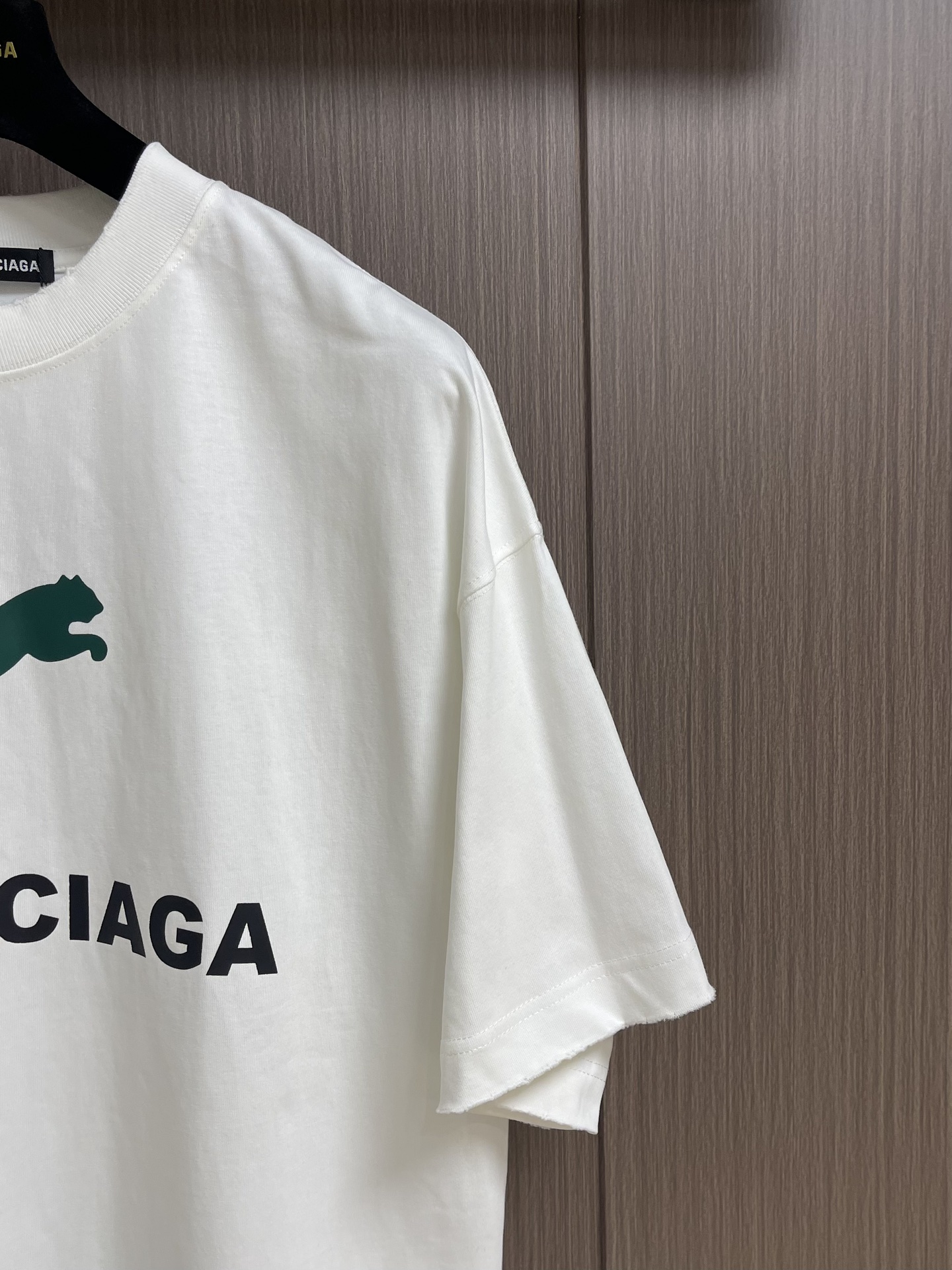 Balenciaga 联名Puma系列印花洗水短袖T恤，面料采用定织定染全棉双纱。克重260克，布面干净