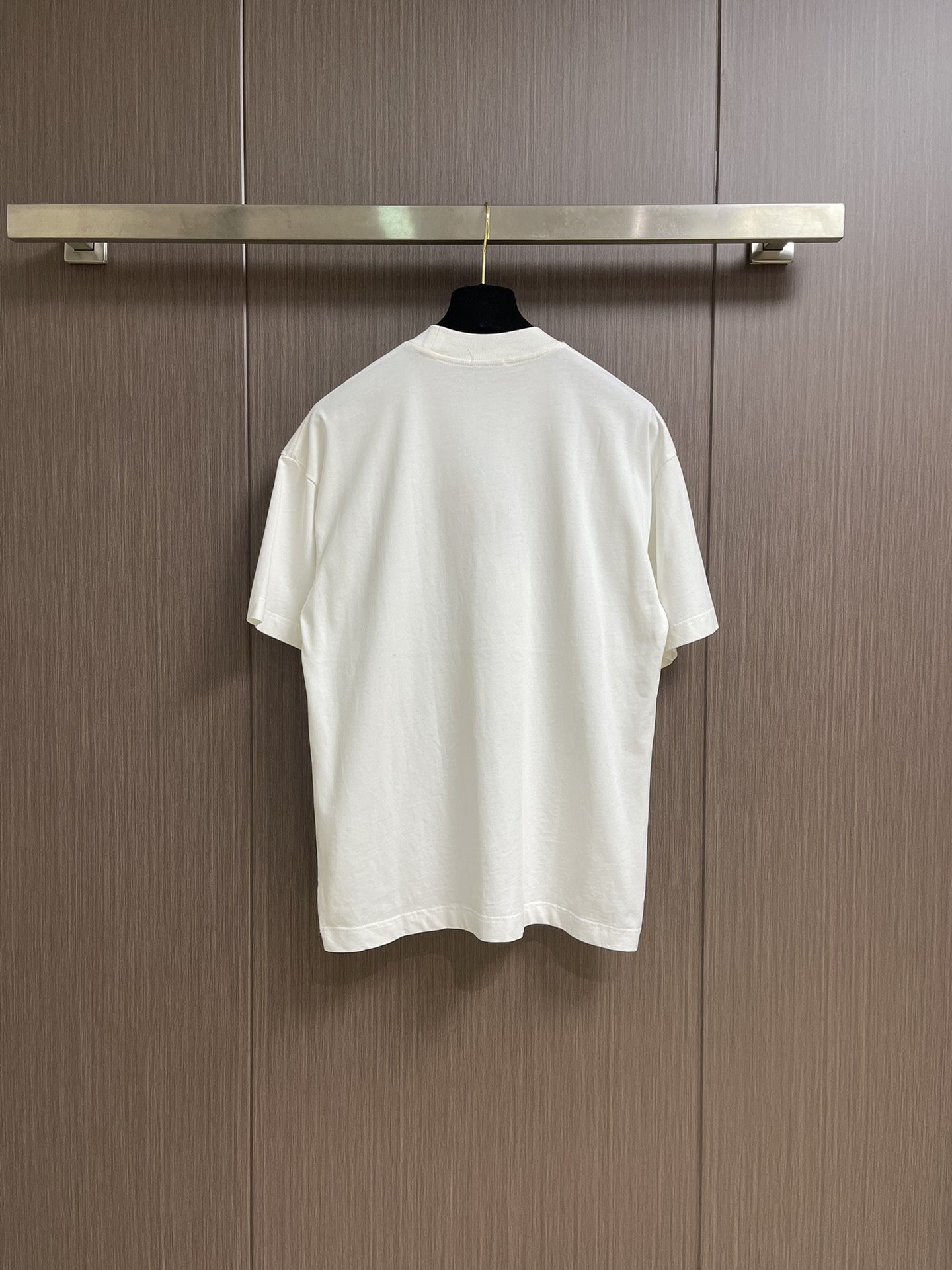 MIUMIU 2025ss春夏新款字母logo标识印花短袖T恤，既不单调也不复杂，恰到好处的展现品味！面