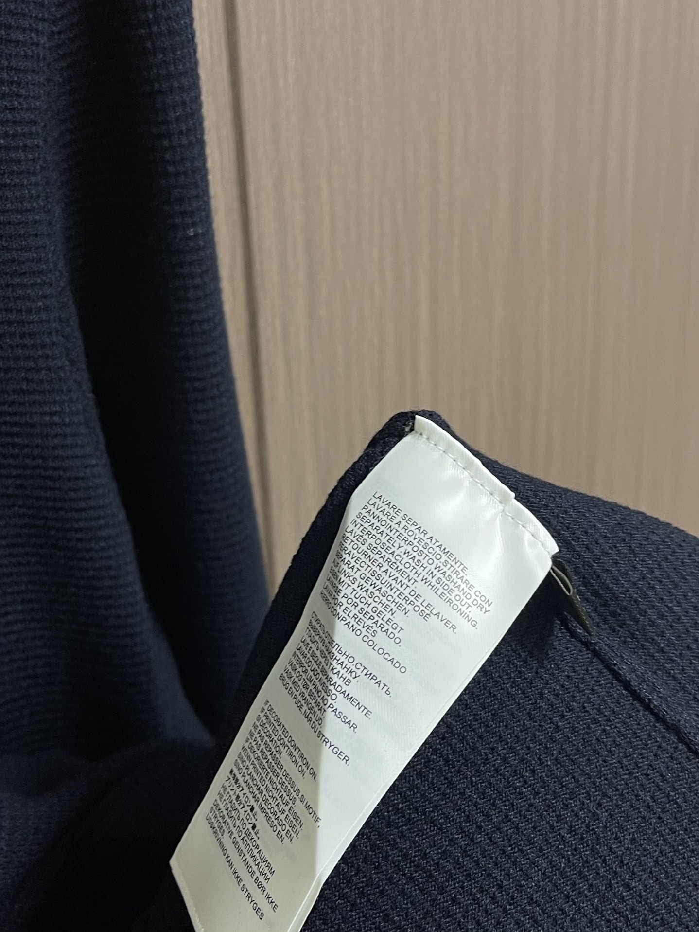 kiton 三扣翻领针织长袖毛衣 精选优质面料，轻盈蓬松却比普通羊毛更保暖，室内外自由切换，告别臃肿！细
