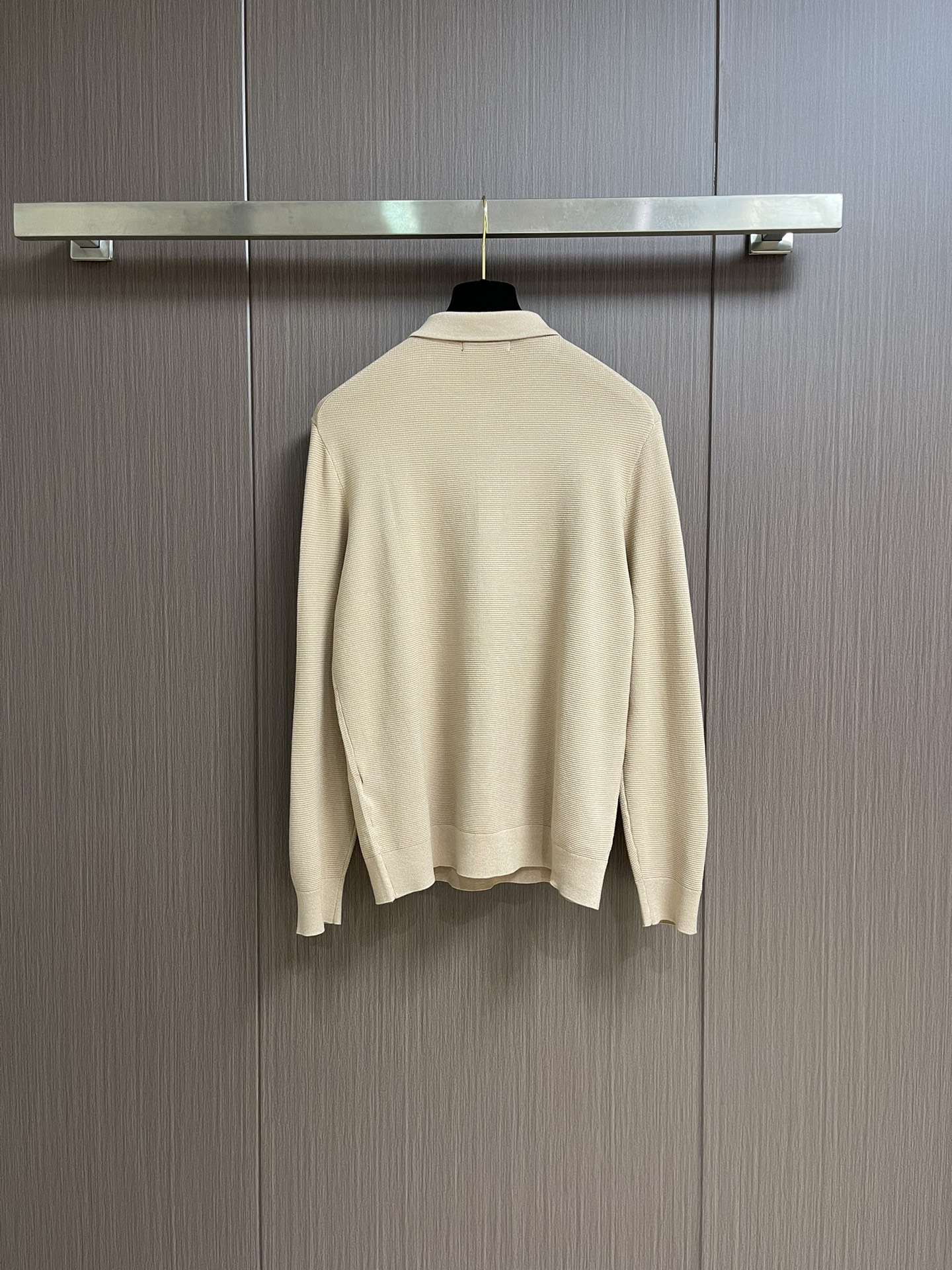 kiton 三扣翻领针织长袖毛衣 精选优质面料，轻盈蓬松却比普通羊毛更保暖，室内外自由切换，告别臃肿！细