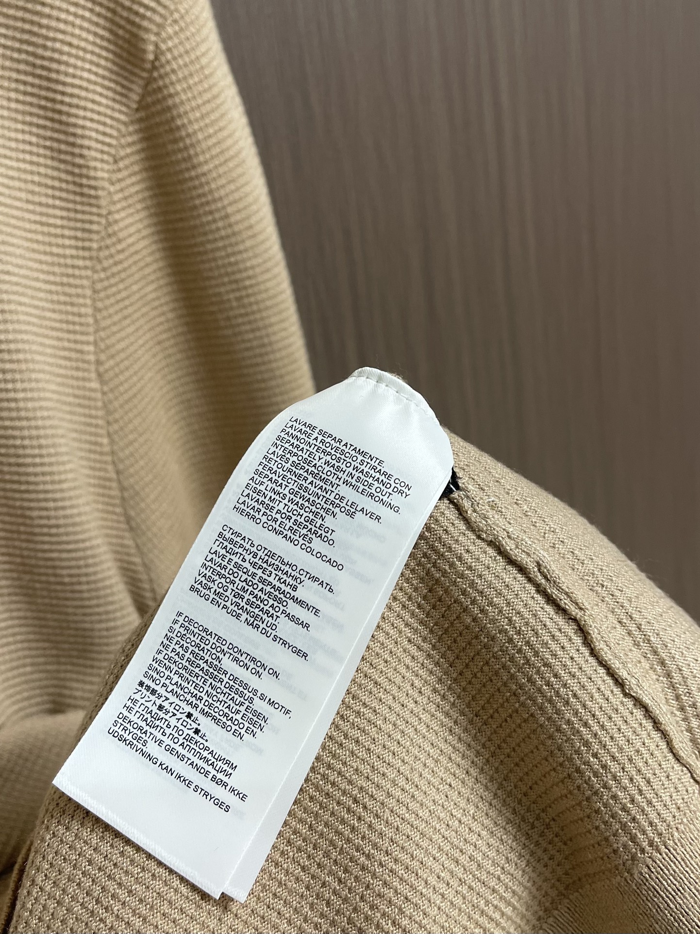 kiton 三扣翻领针织长袖毛衣 精选优质面料，轻盈蓬松却比普通羊毛更保暖，室内外自由切换，告别臃肿！细