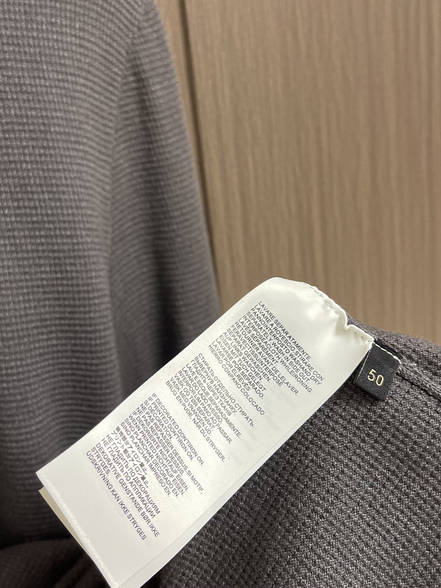 kiton 三扣翻领针织长袖毛衣 精选优质面料，轻盈蓬松却比普通羊毛更保暖，室内外自由切换，告别臃肿！细