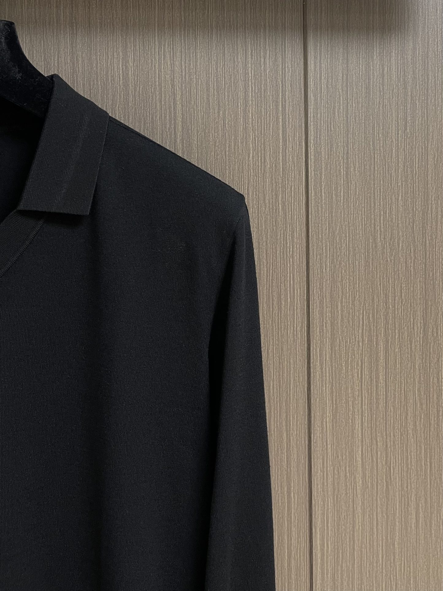 Brioni布莱奥尼 秋冬新品翻领长袖羊毛衫，作为年度最是经典单品，经过设计重新演绎，质感绝佳，手感非常