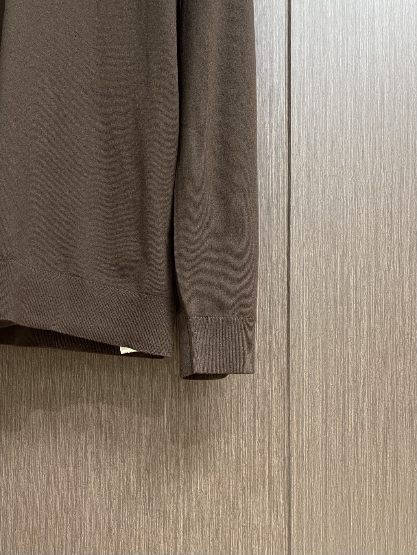 Brioni布莱奥尼 秋冬新品翻领长袖羊毛衫，作为年度最是经典单品，经过设计重新演绎，质感绝佳，手感非常