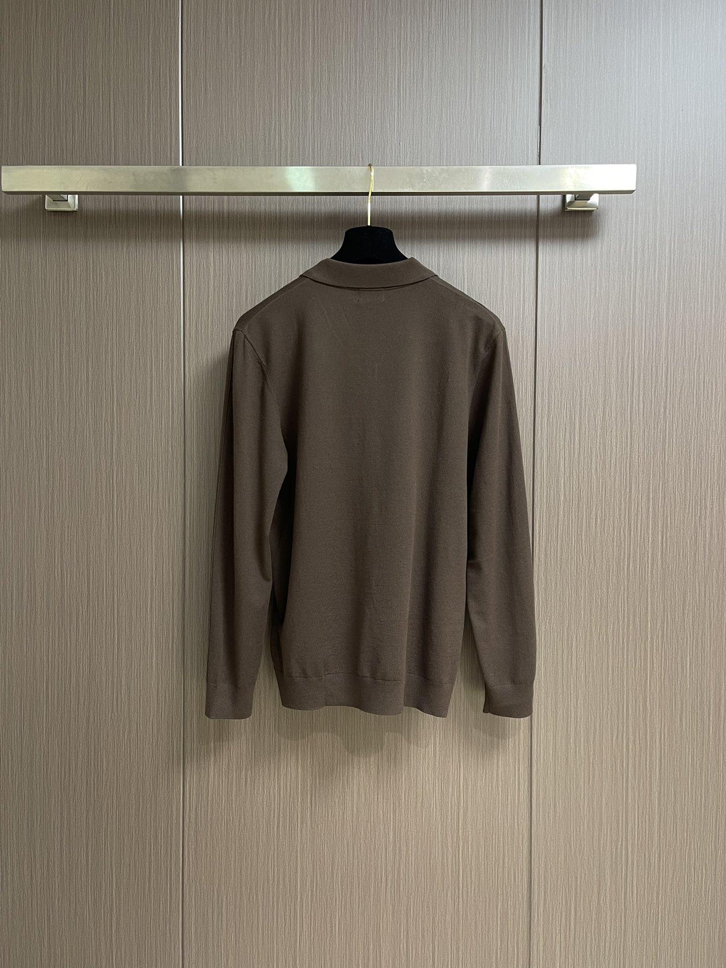 Brioni布莱奥尼 秋冬新品翻领长袖羊毛衫，作为年度最是经典单品，经过设计重新演绎，质感绝佳，手感非常