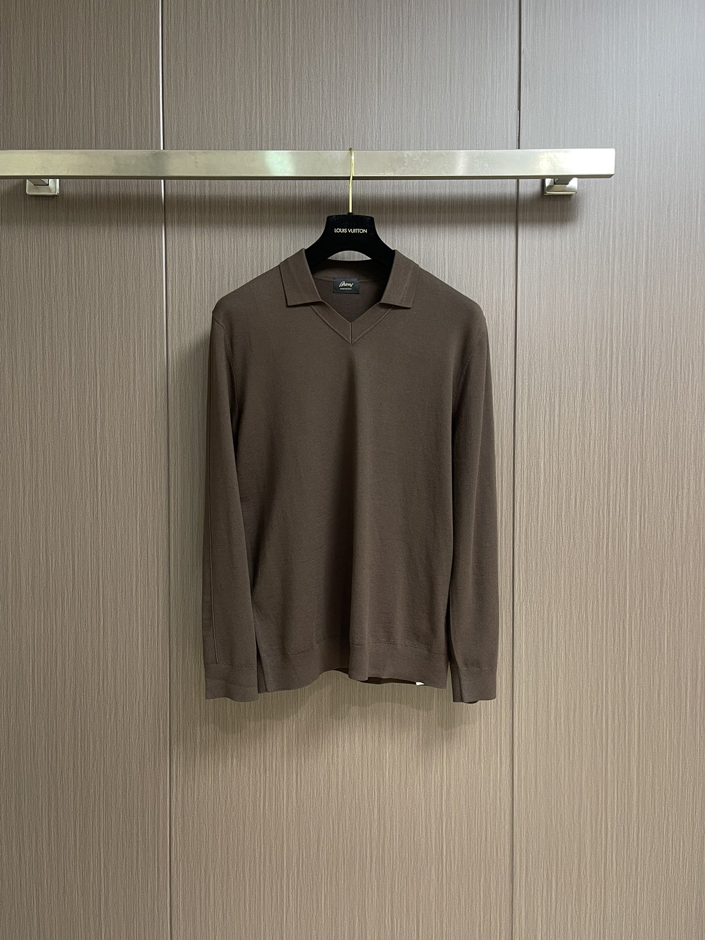 Brioni布莱奥尼 秋冬新品翻领长袖羊毛衫，作为年度最是经典单品，经过设计重新演绎，质感绝佳，手感非常