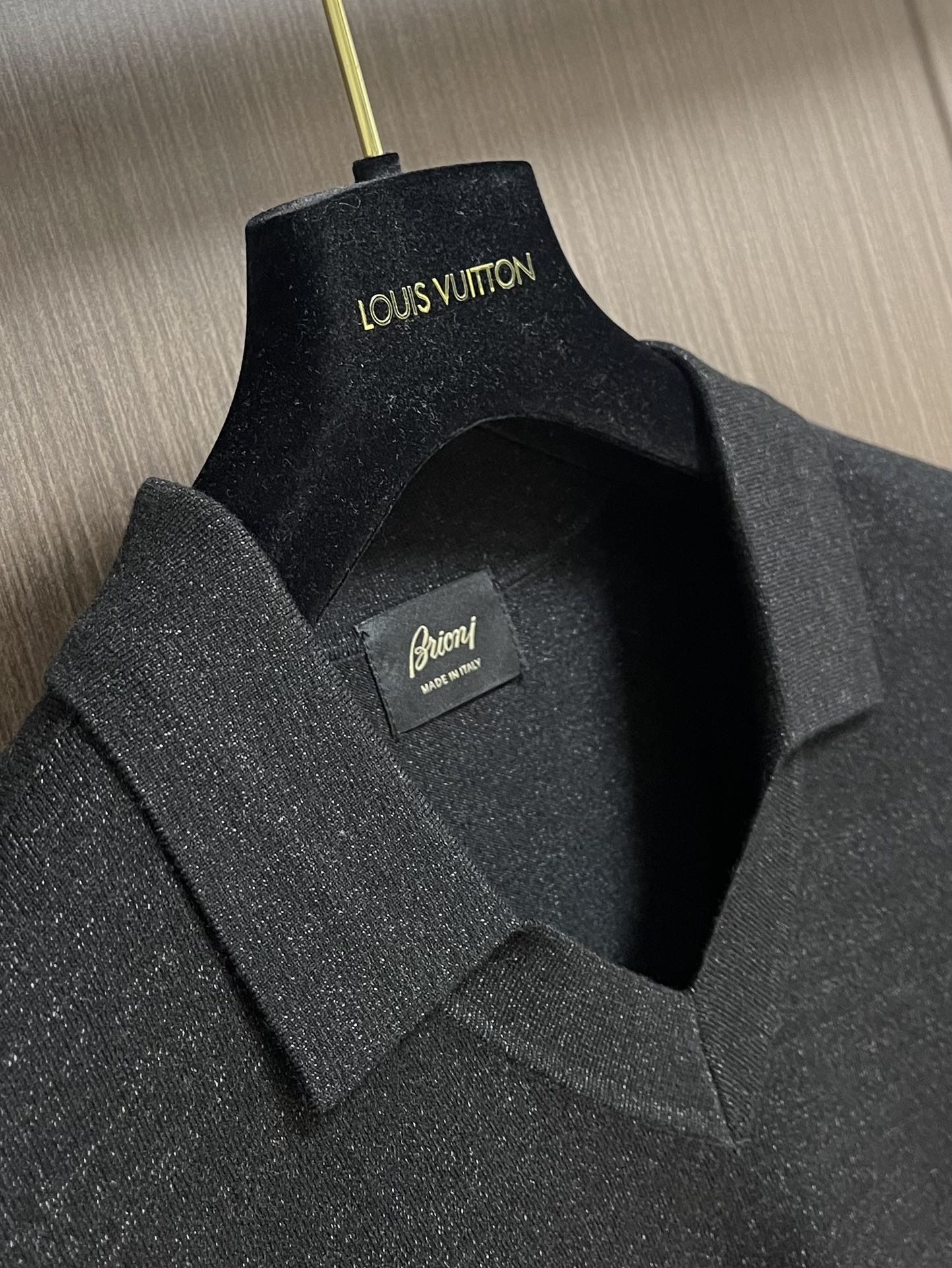 Brioni布莱奥尼 秋冬新品翻领长袖羊毛衫，作为年度最是经典单品，经过设计重新演绎，质感绝佳，手感非常