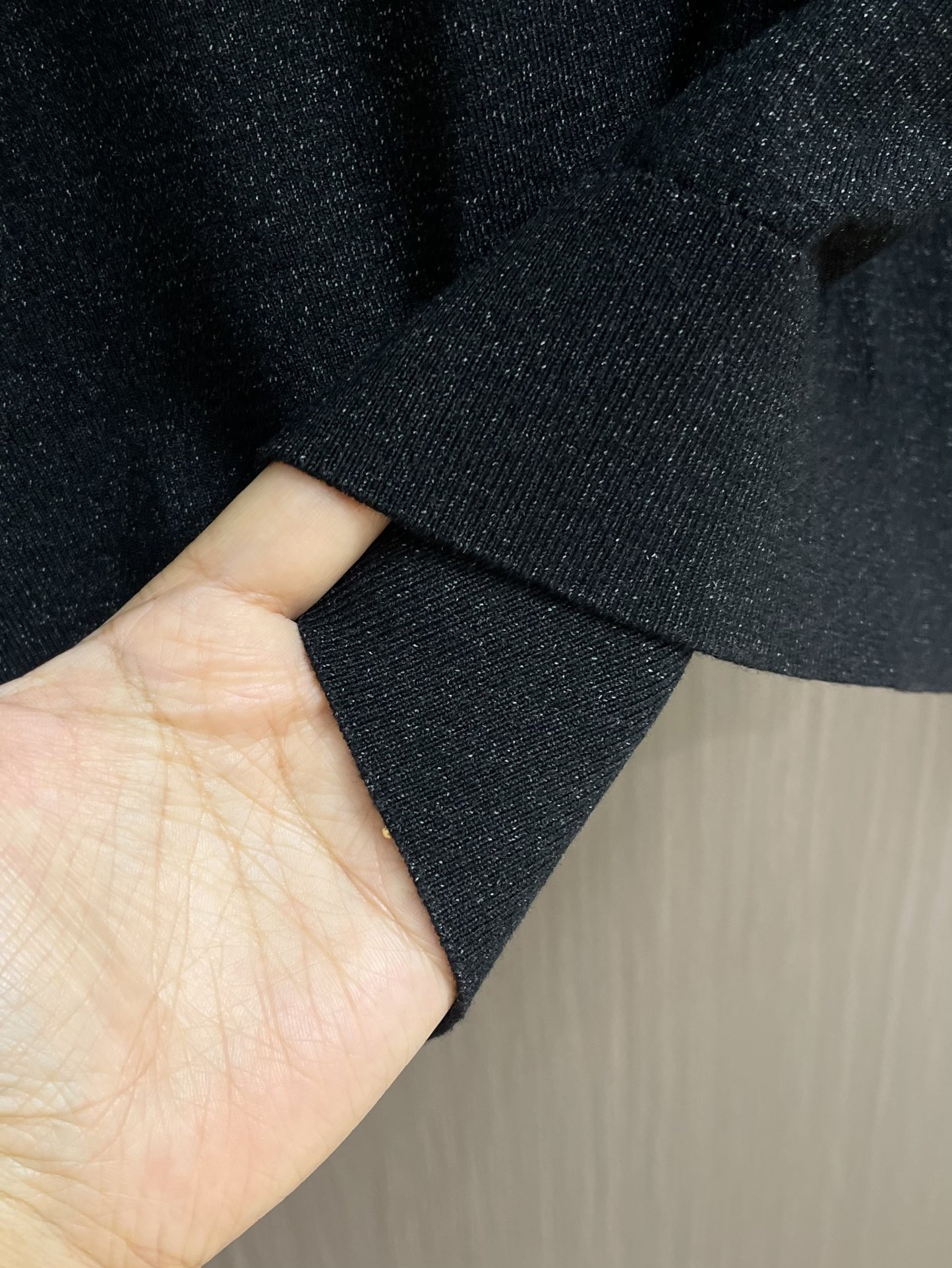 Brioni布莱奥尼 秋冬新品翻领长袖羊毛衫，作为年度最是经典单品，经过设计重新演绎，质感绝佳，手感非常