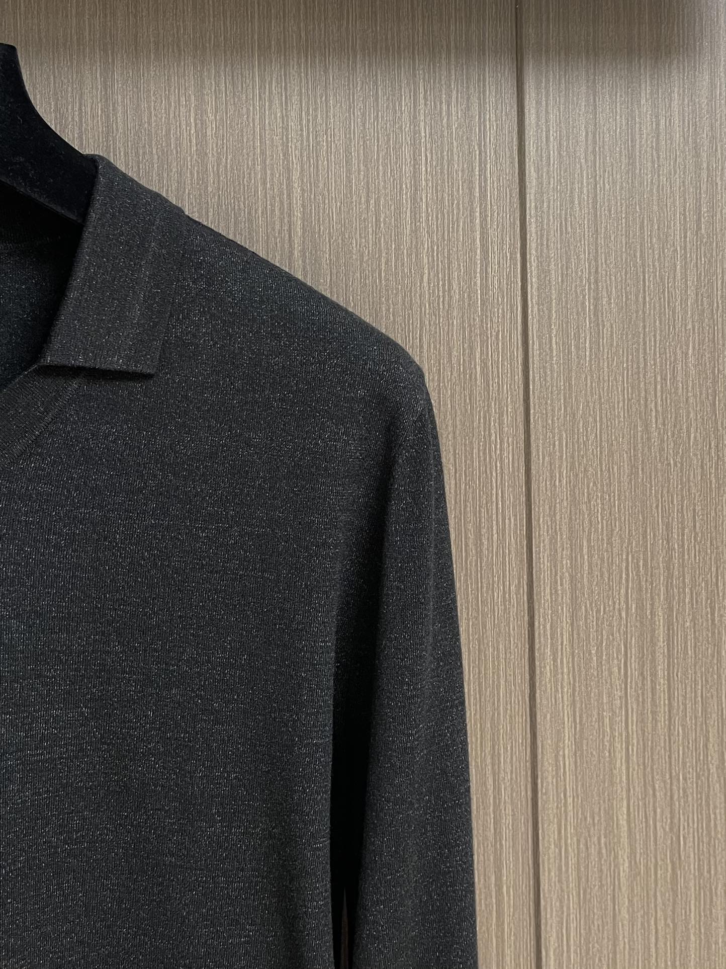 Brioni布莱奥尼 秋冬新品翻领长袖羊毛衫，作为年度最是经典单品，经过设计重新演绎，质感绝佳，手感非常