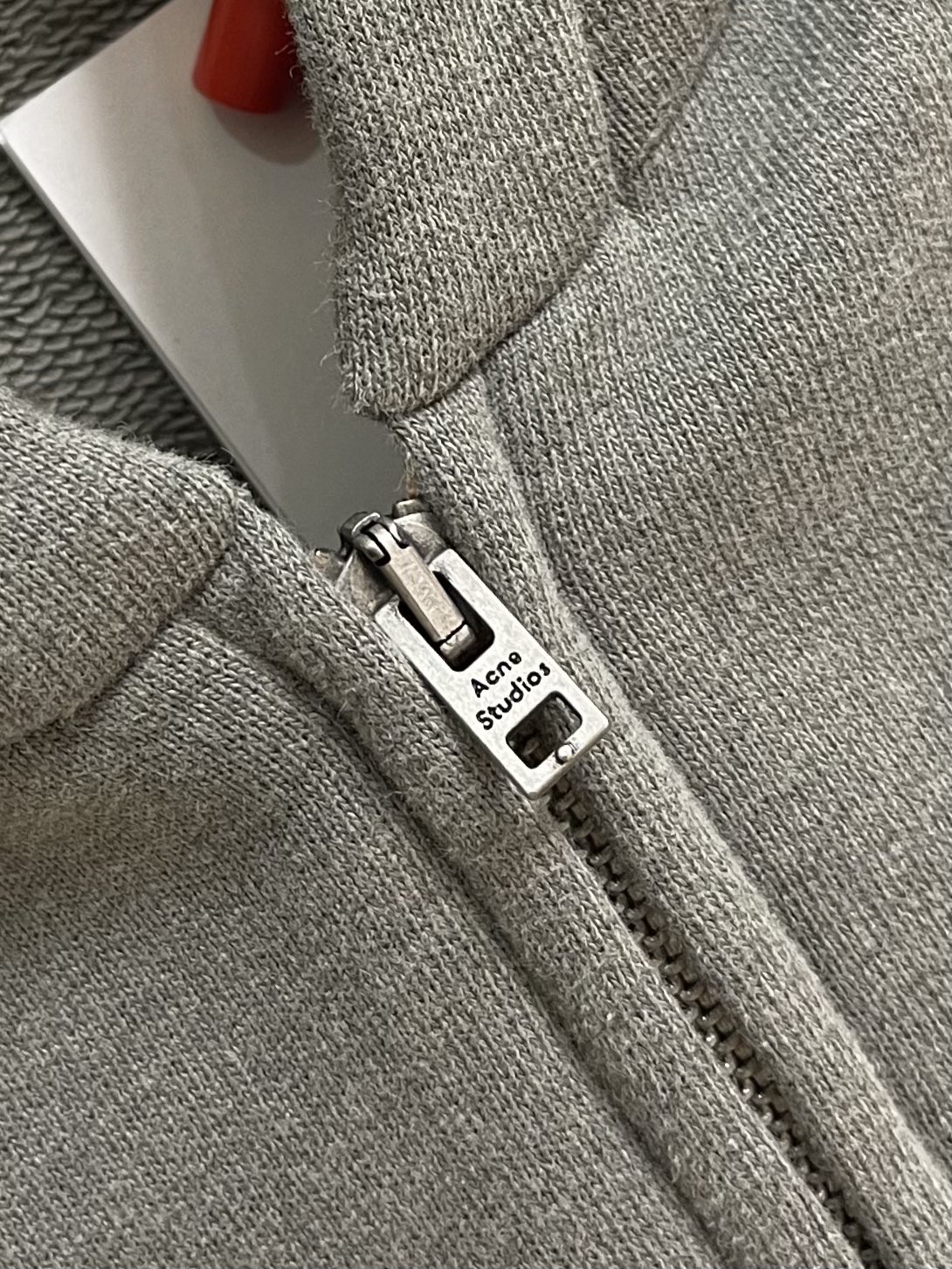 Acne Studios 破洞做旧徽标拉链外套，定制定染灰绿臻柔棉彩棉料 云感般的触感 细腻柔软 舒适贴