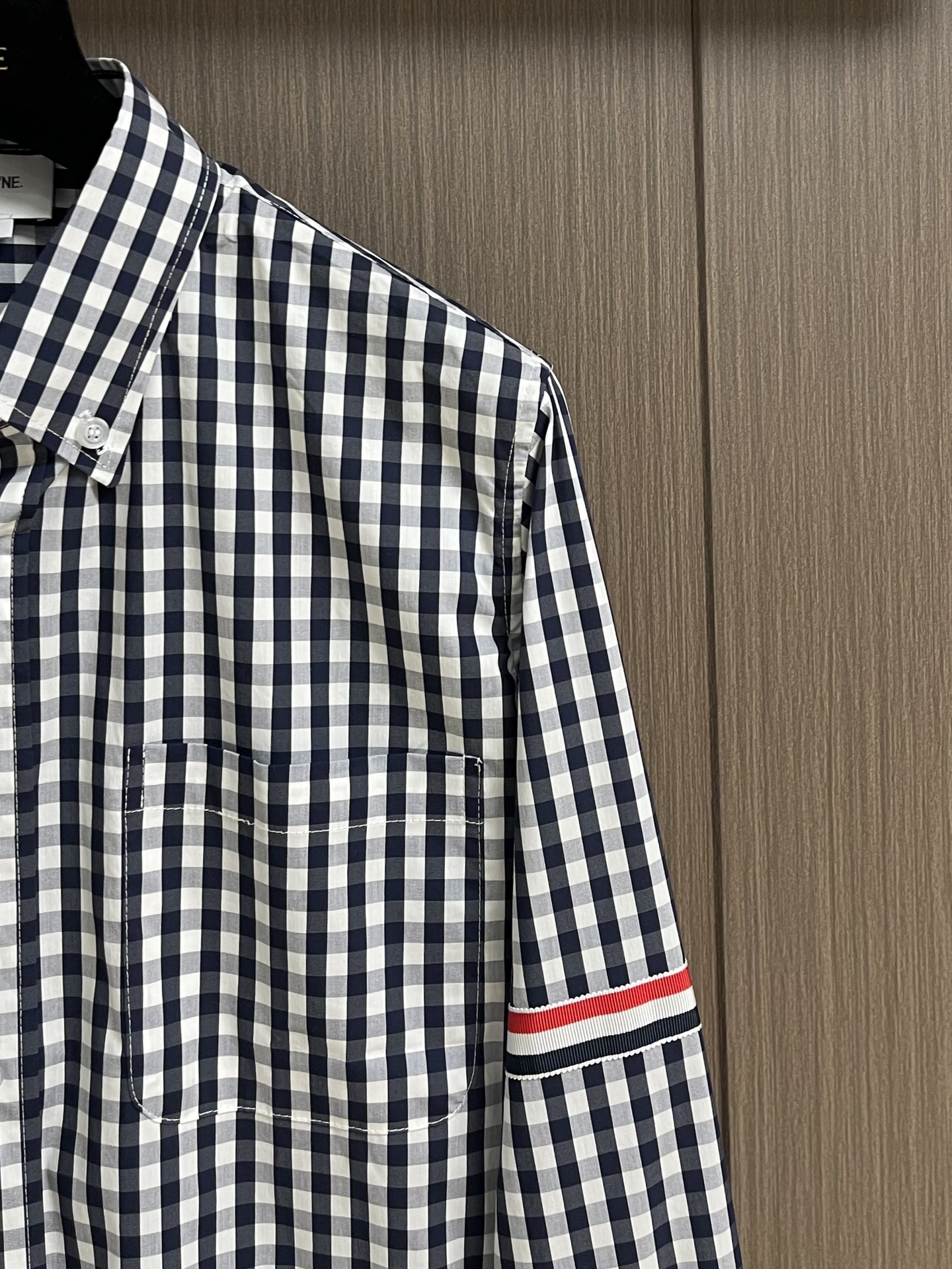 THOM BROWNE TB经典双袖织带色织格子长袖衬衫 面料采用高定色织定制100％新疆长绒棉深蓝色条