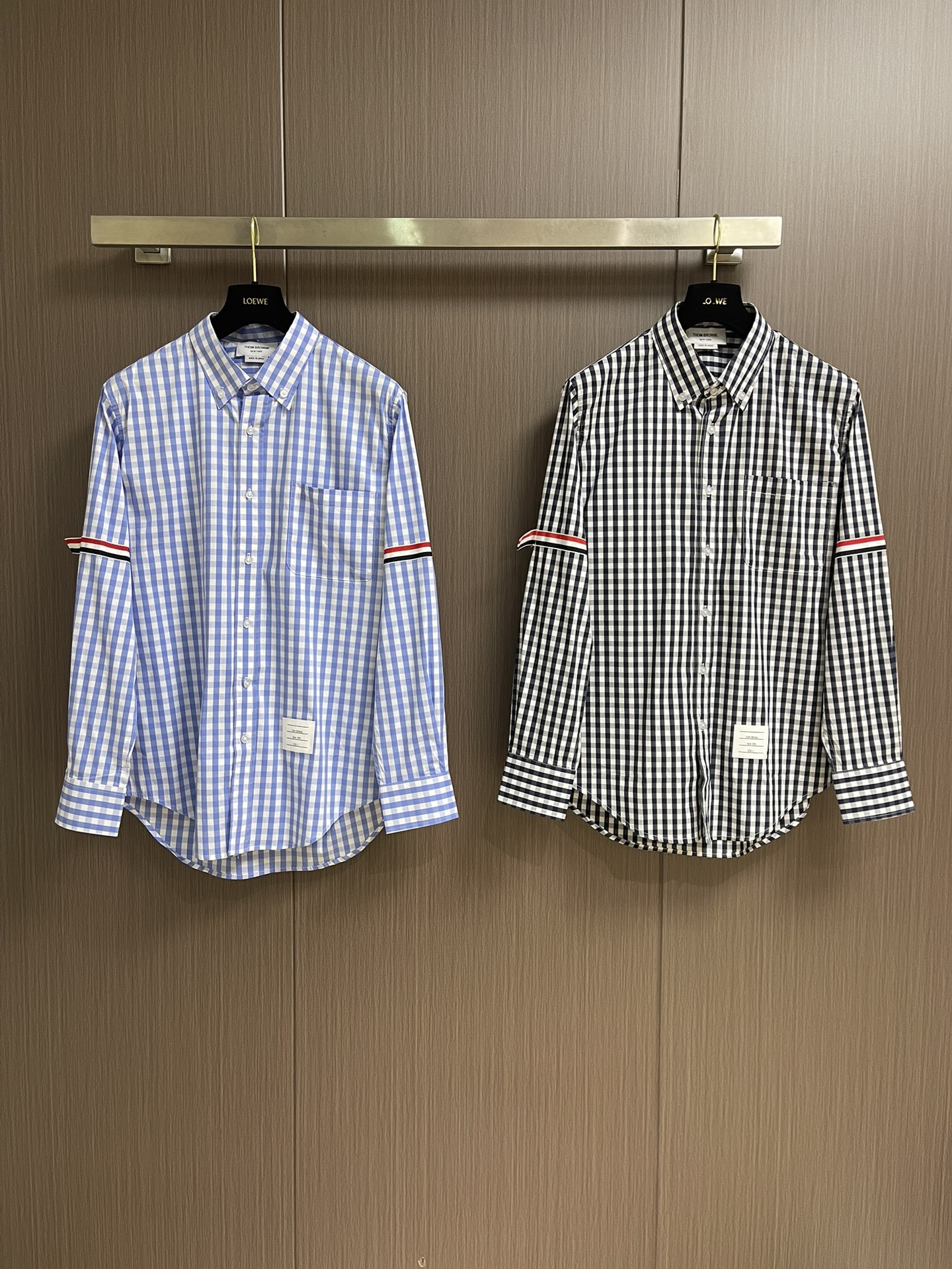 THOM BROWNE TB经典双袖织带色织格子长袖衬衫 面料采用高定色织定制100％新疆长绒棉深蓝色条