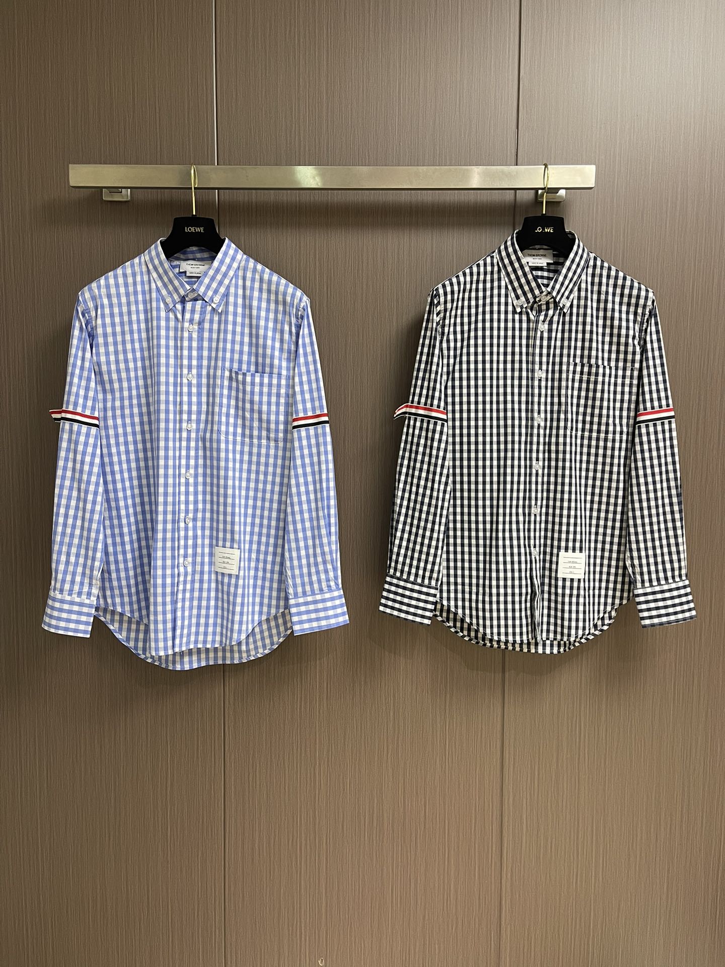 THOM BROWNE TB经典双袖织带色织格子长袖衬衫 面料采用高定色织定制100％新疆长绒棉深蓝色条