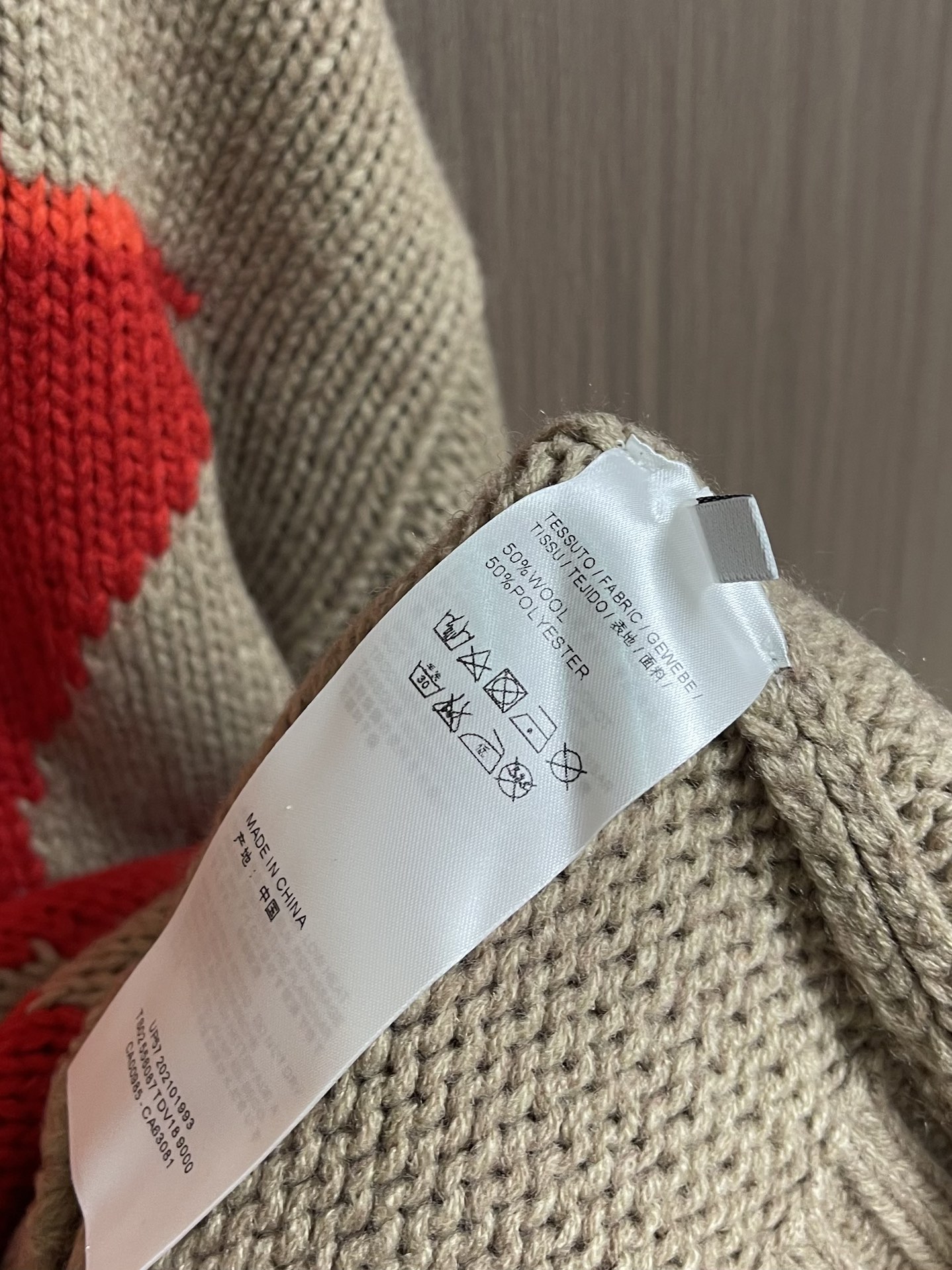 JW ANDERSON 连帽针织毛衣，JW ANDERSON 秋冬男款哥特风针织连帽衫，logo层次分明