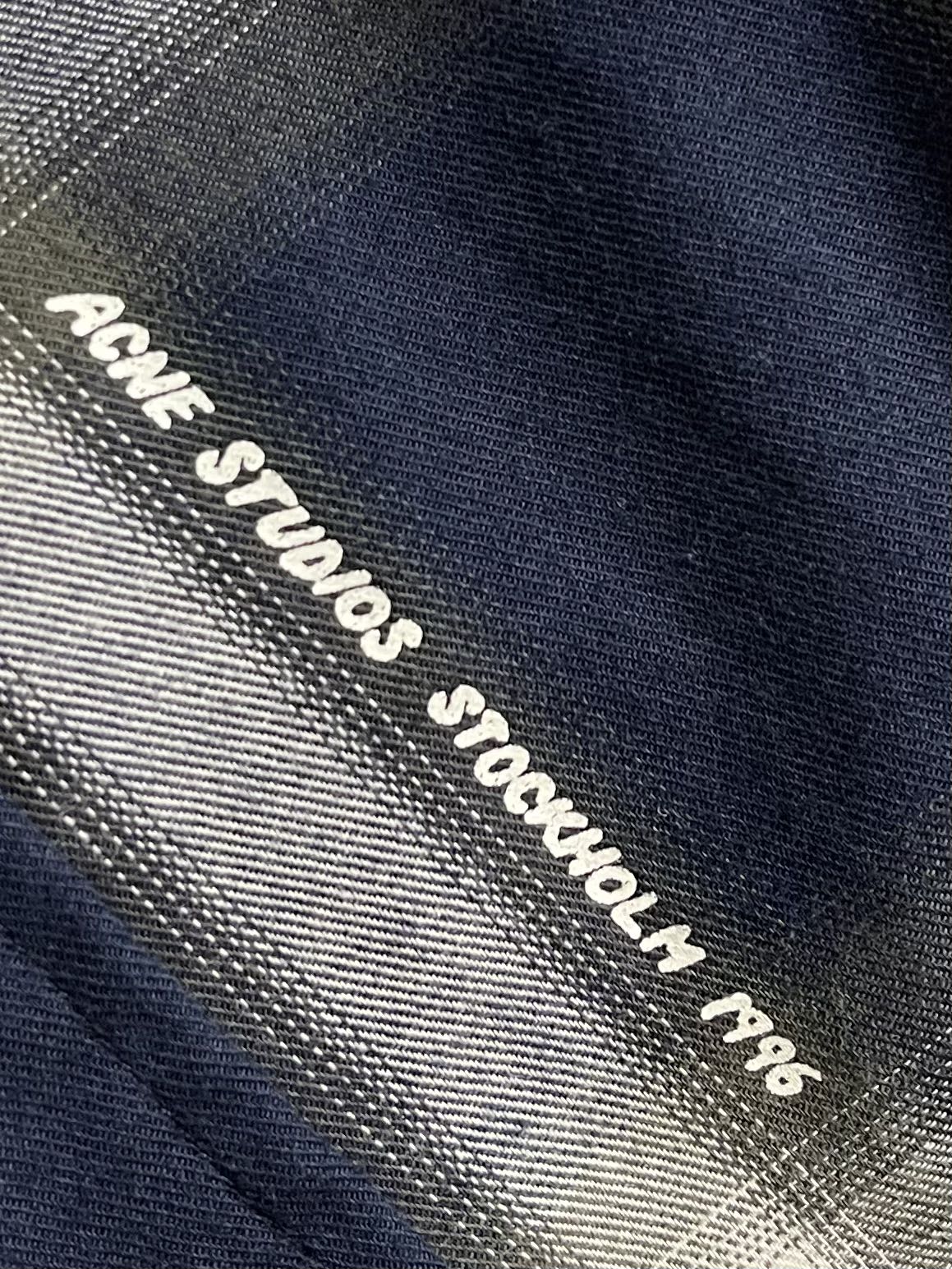 Acne Studios 格纹纽扣长袖衬衫，定制有机棉磨绒格纹斜纹布 纹理清晰 质感十足 舒适贴肤 一抹