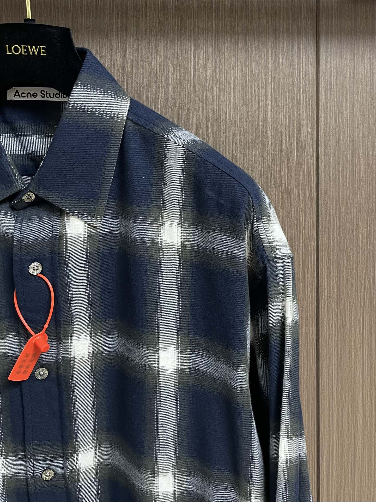 Acne Studios 格纹纽扣长袖衬衫，定制有机棉磨绒格纹斜纹布 纹理清晰 质感十足 舒适贴肤 一抹