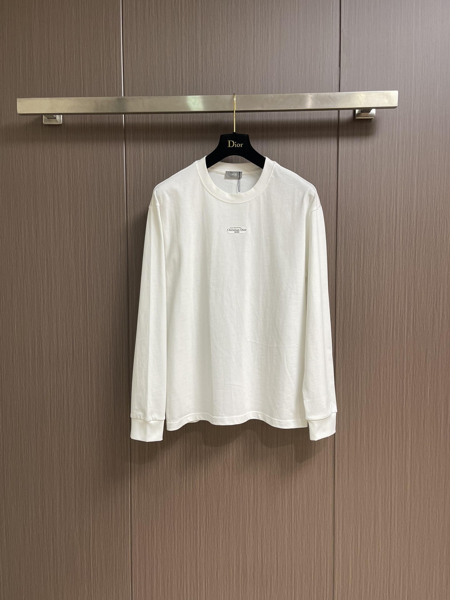 Dior 小标签圆领长袖T恤，棉质平纹针织面料，采用24S特纺紧密棉面料，185g；搭配32S双纱螺纹，