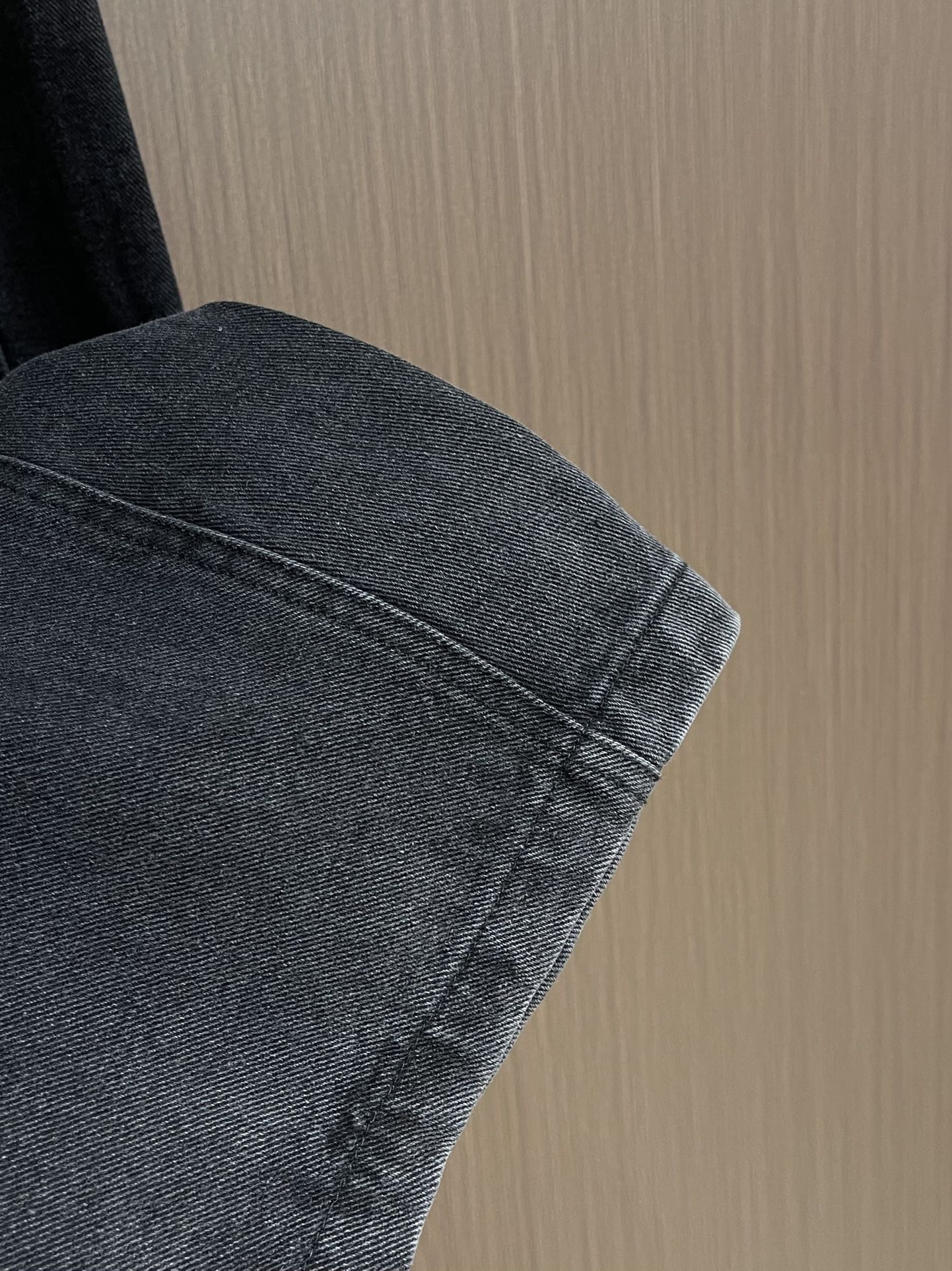 Balenciaga 渐变水洗宽松阔腿牛仔裤，重工艺水洗个性系列，这个颜色简直就是量身定制的 style