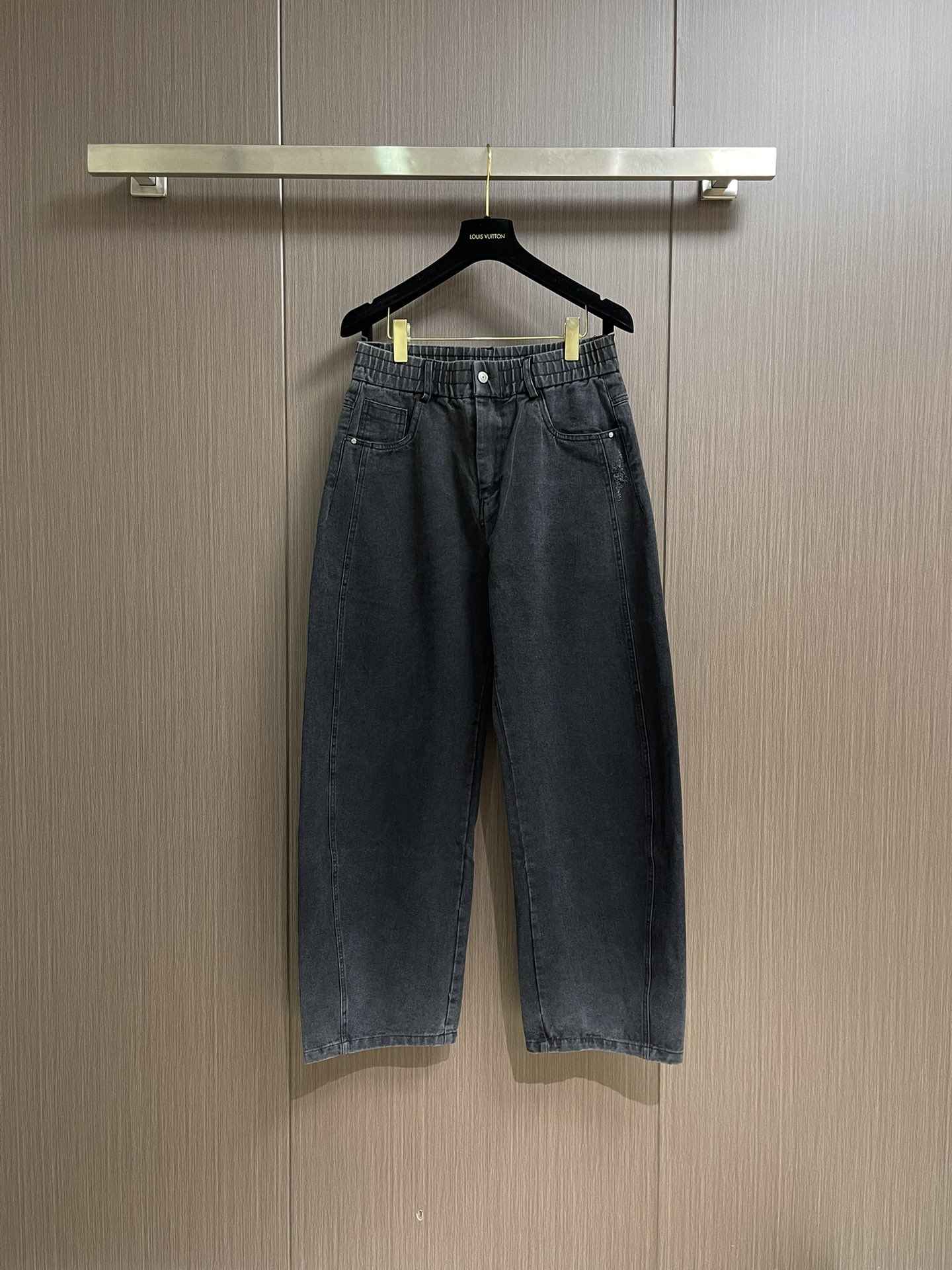 Balenciaga 渐变水洗宽松阔腿牛仔裤，重工艺水洗个性系列，这个颜色简直就是量身定制的 style