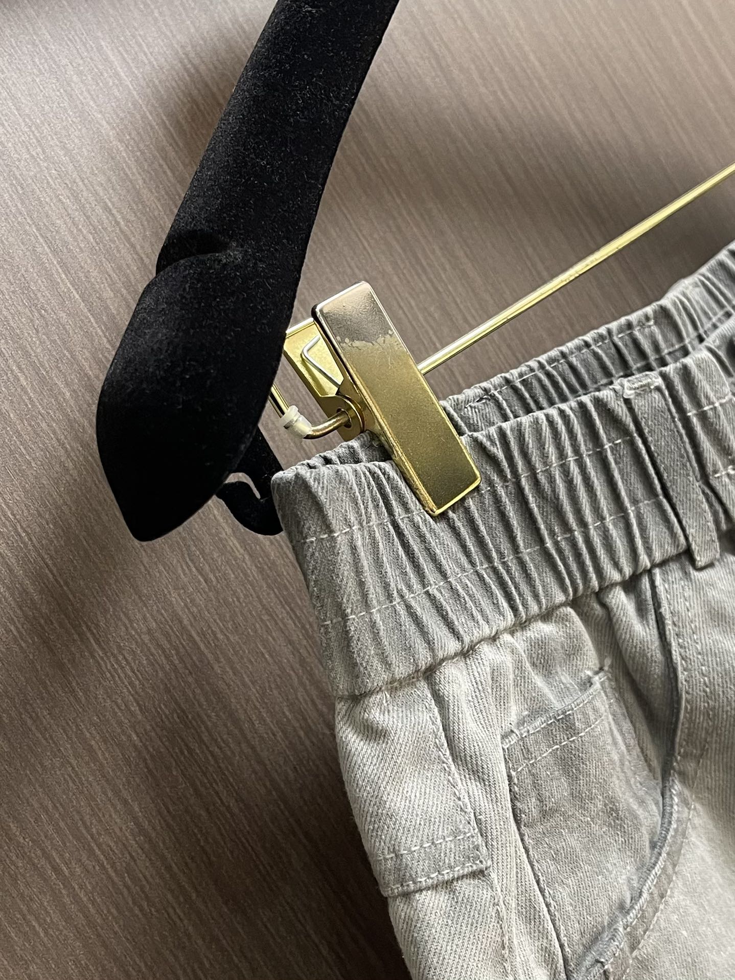 Balenciaga 渐变水洗宽松阔腿牛仔裤，重工艺水洗个性系列，这个颜色简直就是量身定制的 style