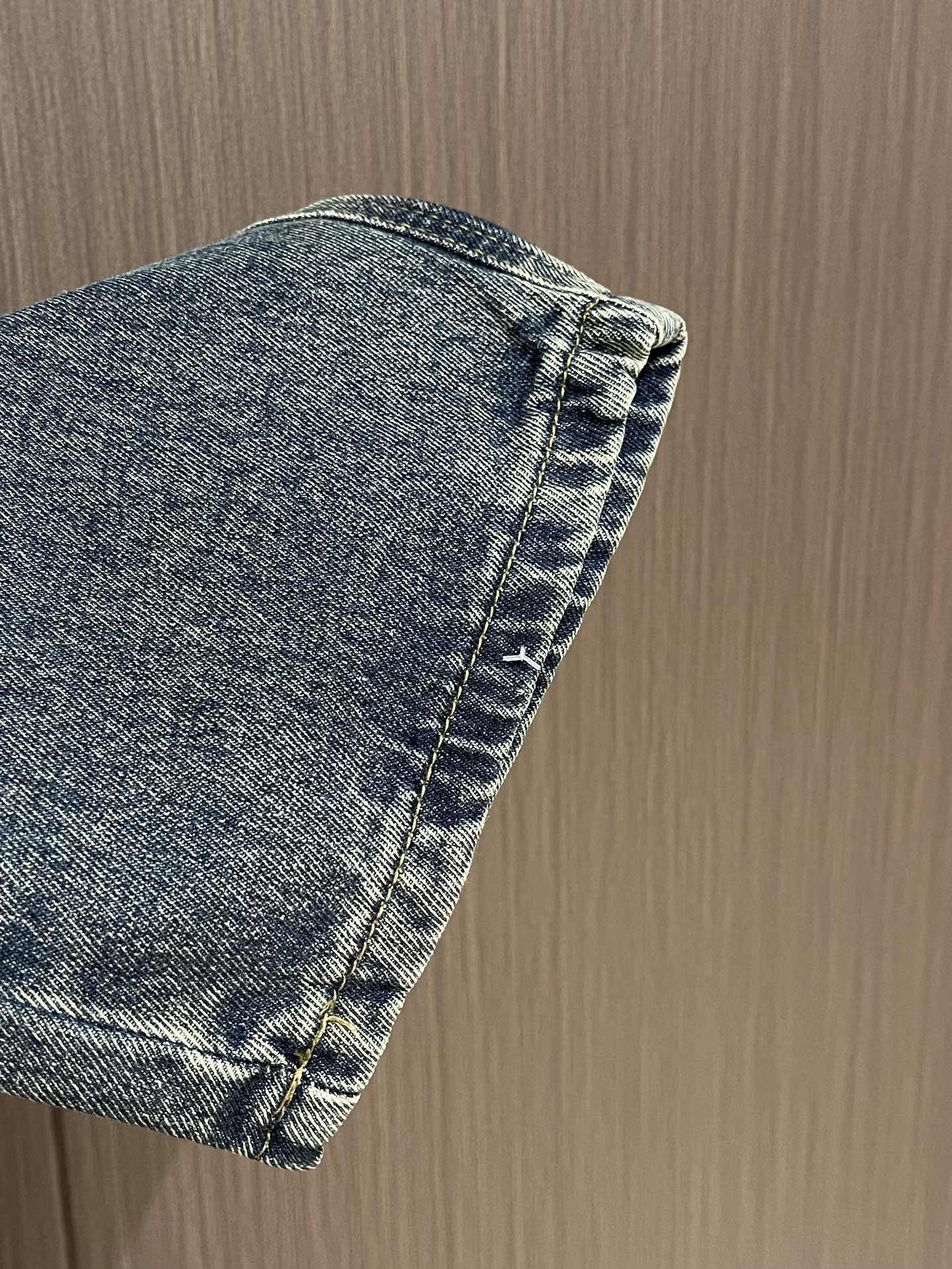 Balenciaga 2025SS早秋新品多袋牛仔裤，进口原版面料，上身舒适，字母图案装饰logo，原版