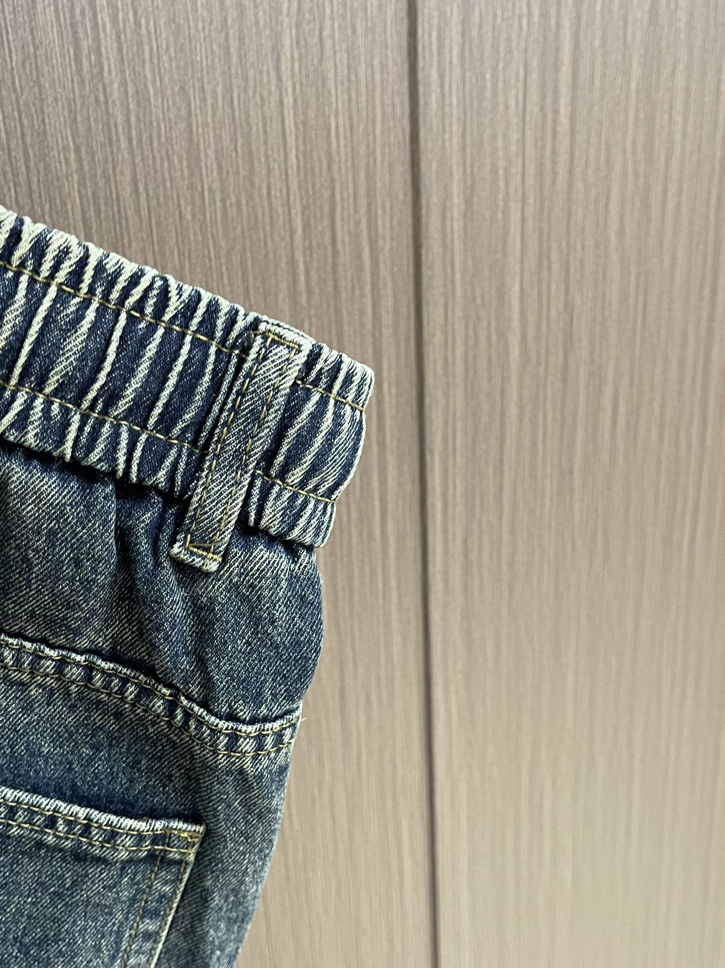 GUCCI 男士直筒休闲牛仔裤 现代时尚的剪裁设计，客供日本denim平纹棉质牛仔面料梭织生产．顶尖的石