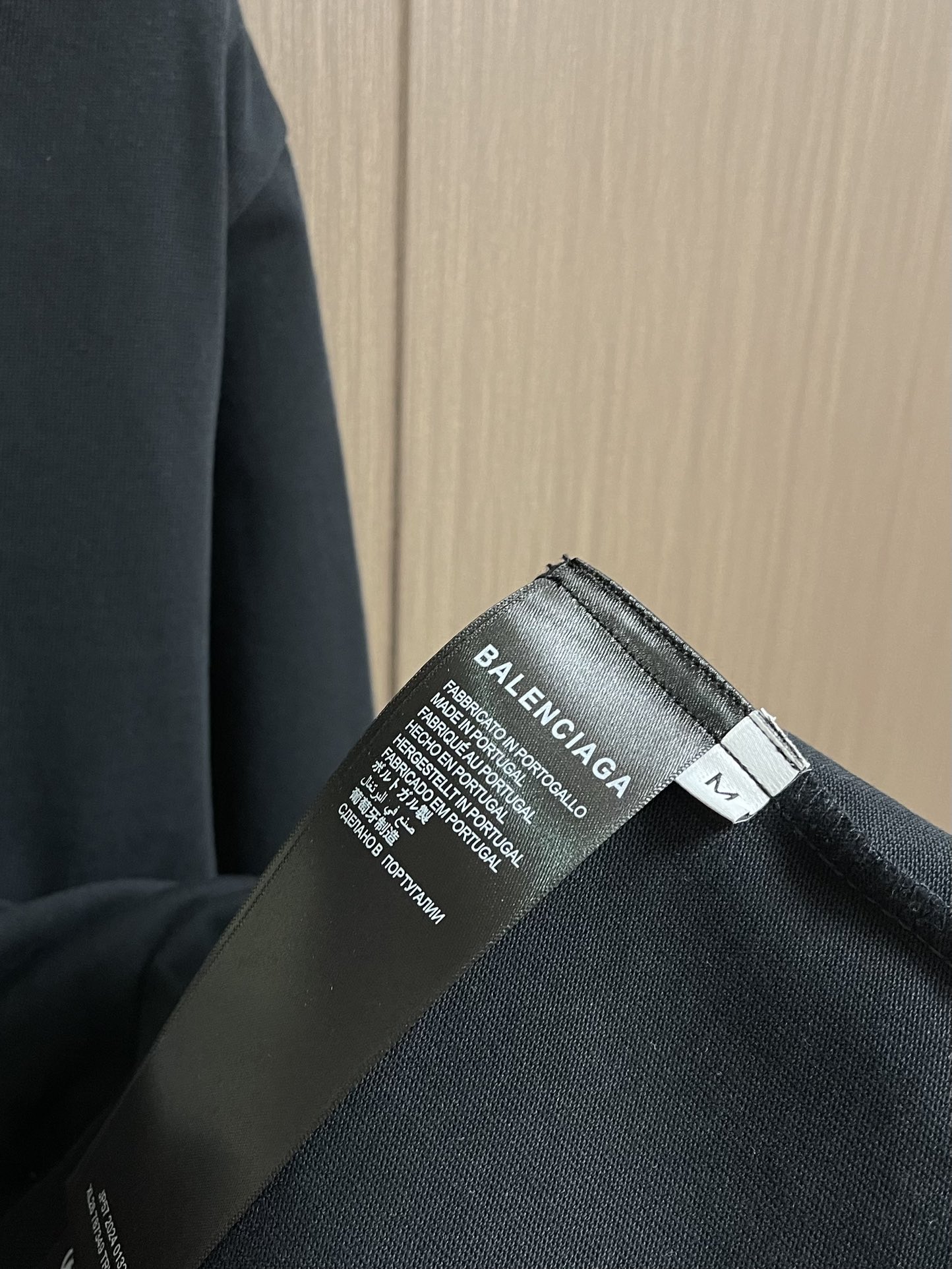 balenciaga 2025FW秋冬新款篮球系列超曼联名01号球衣长袖T恤，衣橱必备单品，都采用了运动