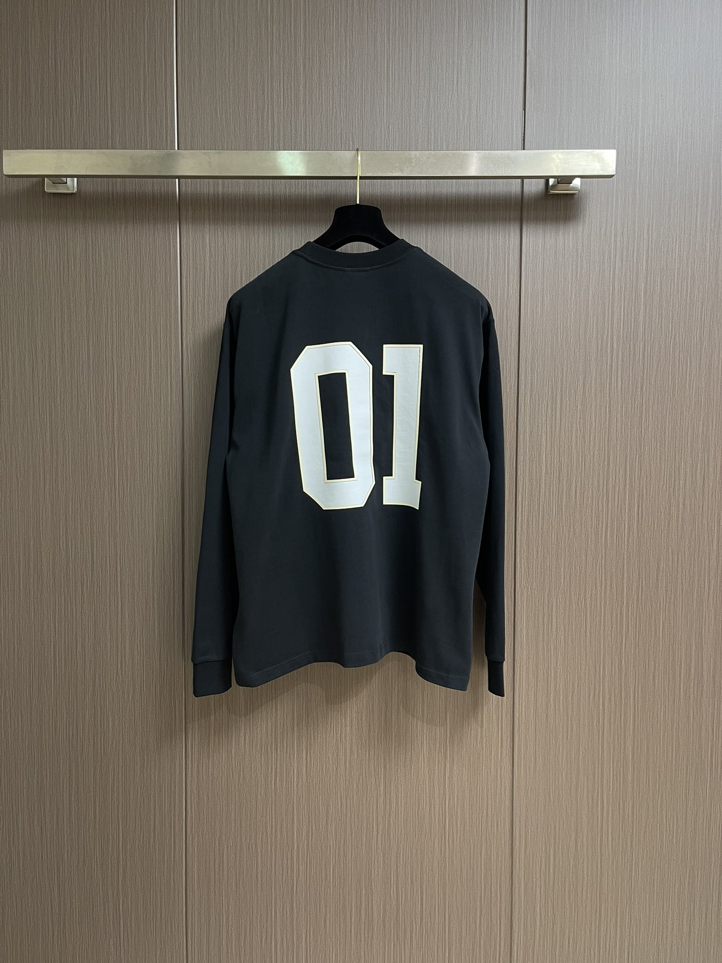 balenciaga 2025FW秋冬新款篮球系列超曼联名01号球衣长袖T恤，衣橱必备单品，都采用了运动