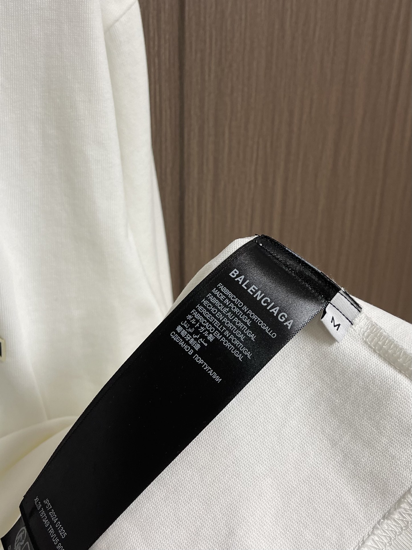 balenciaga 2025FW秋冬新款篮球系列超曼联名01号球衣长袖T恤，衣橱必备单品，都采用了运动